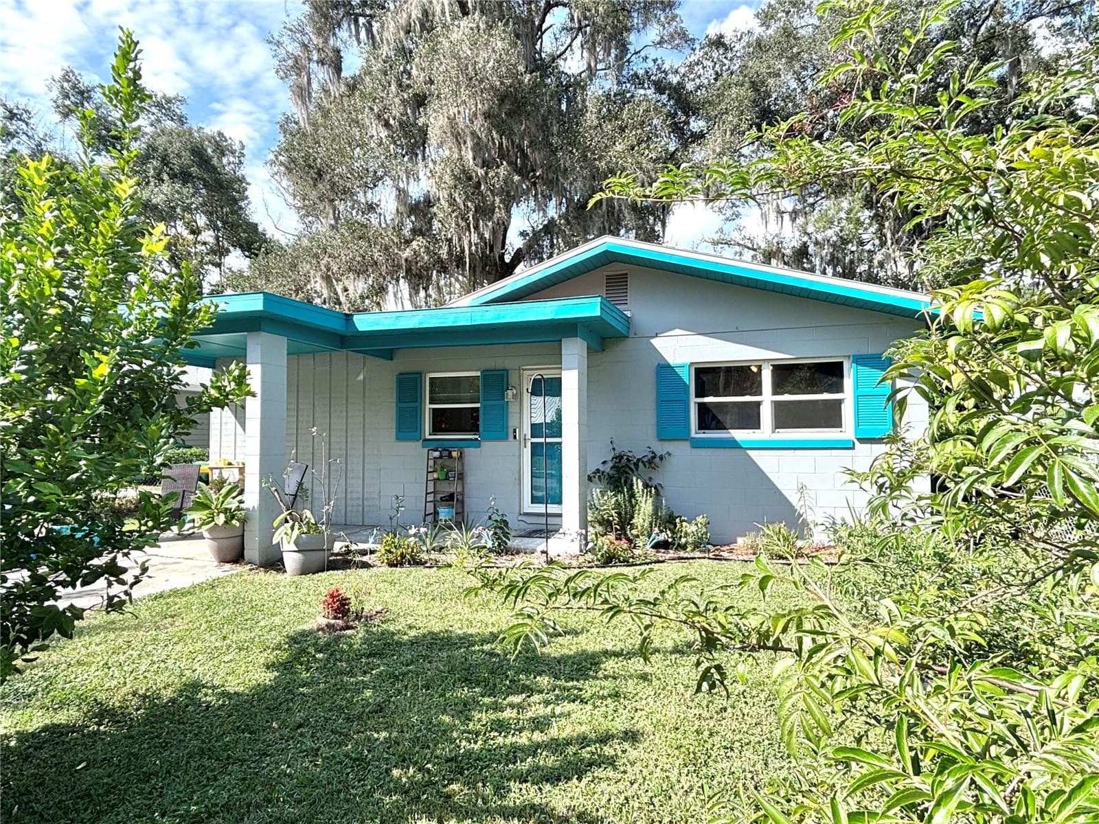 515 W GARRISON AVE