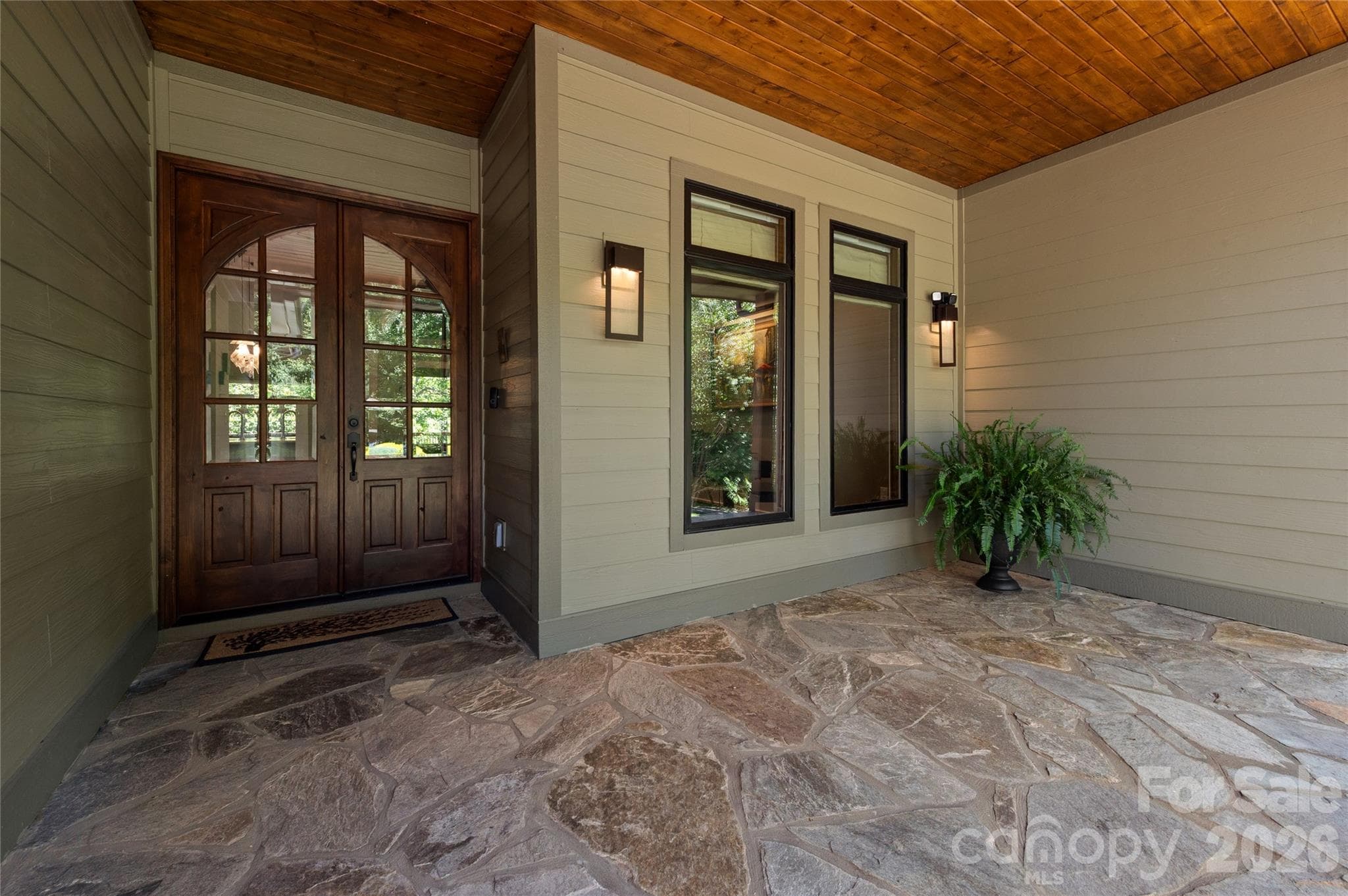 Single Family Residence at 945 Somersby Parkway, Hendersonville, photo 2 of 40