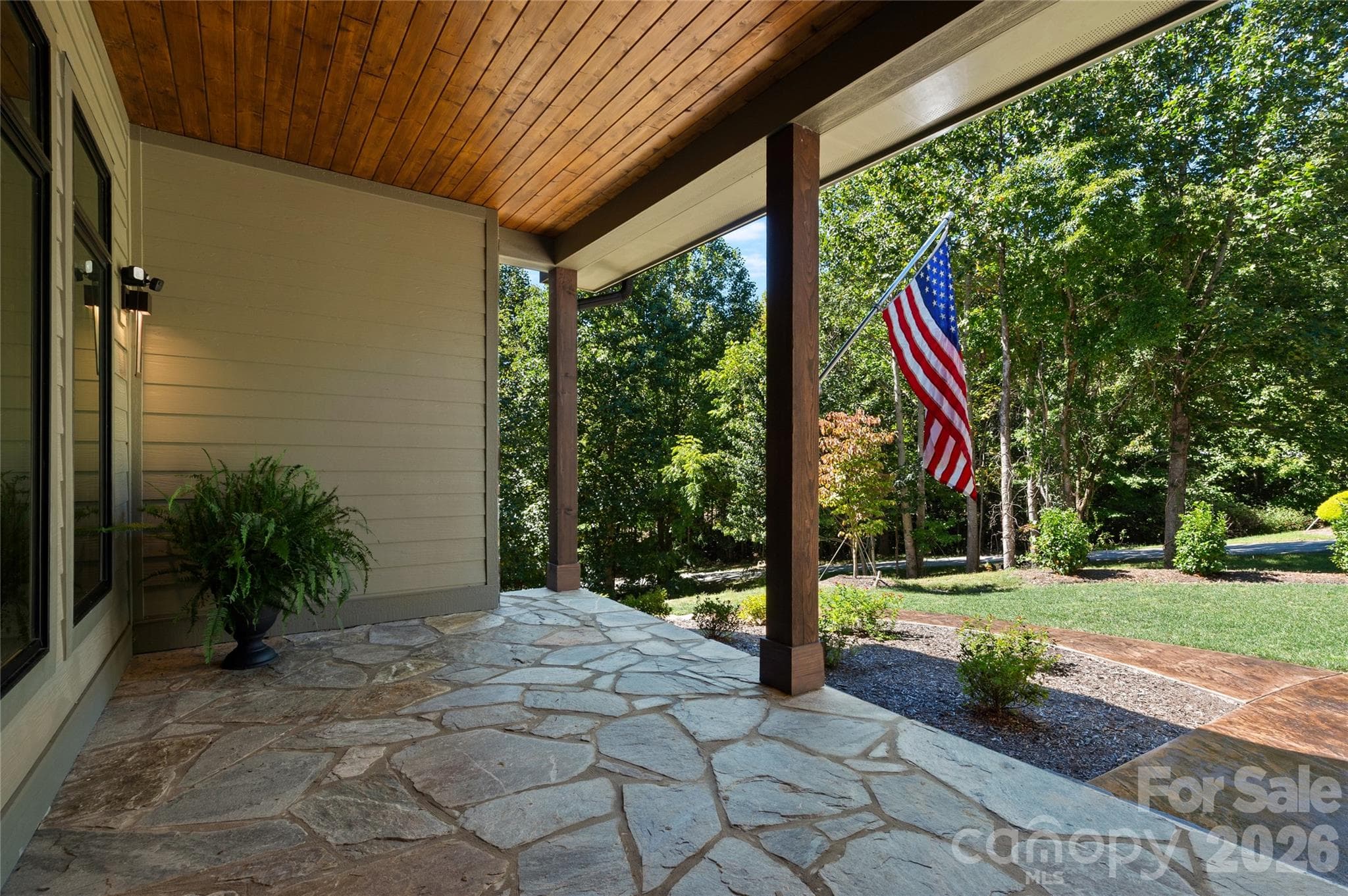 Single Family Residence at 945 Somersby Parkway, Hendersonville, photo 3 of 40