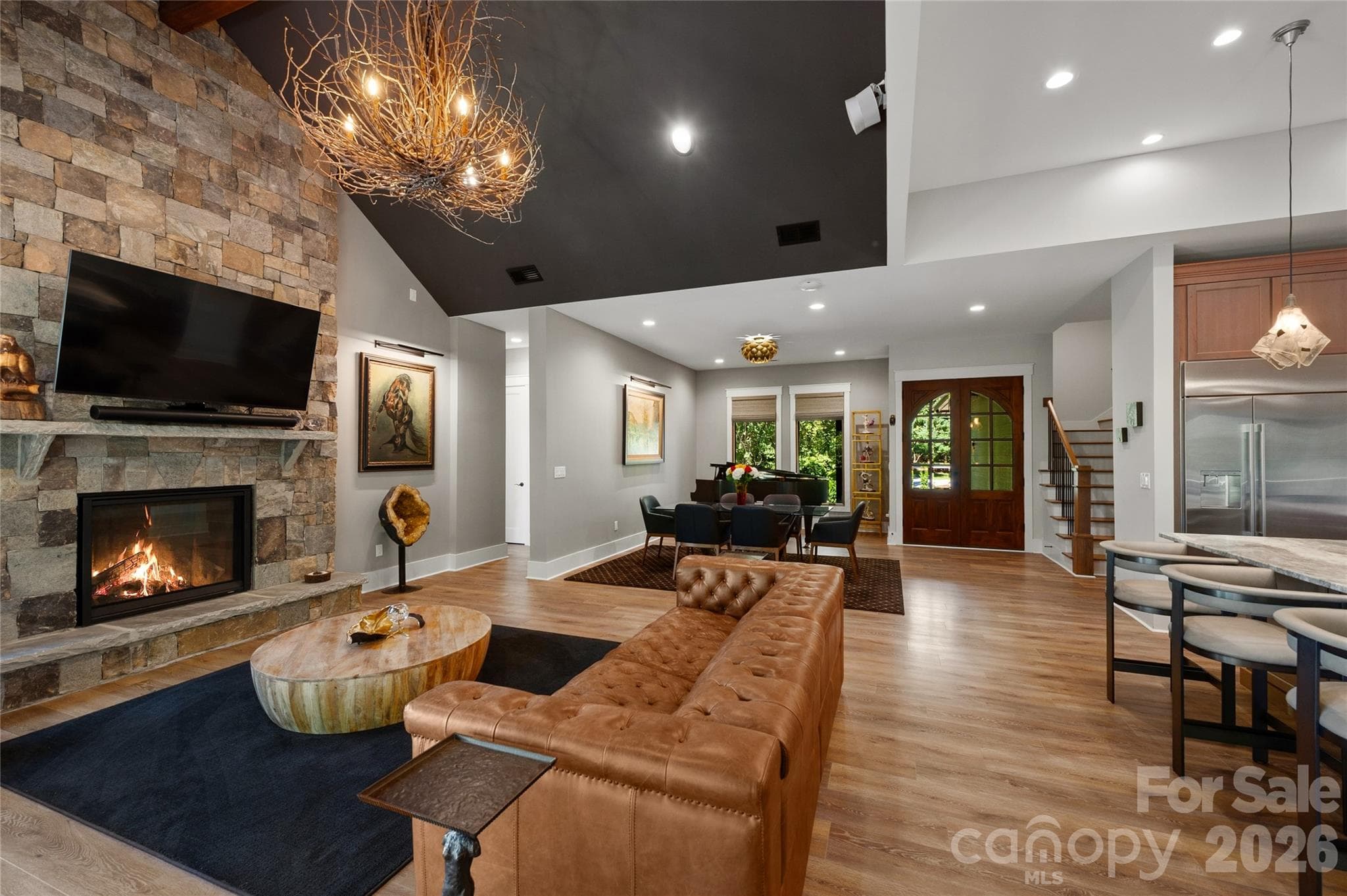 Single Family Residence at 945 Somersby Parkway, Hendersonville, photo 6 of 40