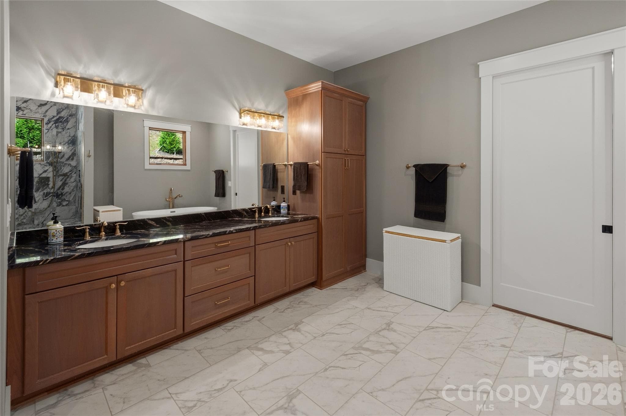 Single Family Residence at 945 Somersby Parkway, Hendersonville, photo 20 of 40