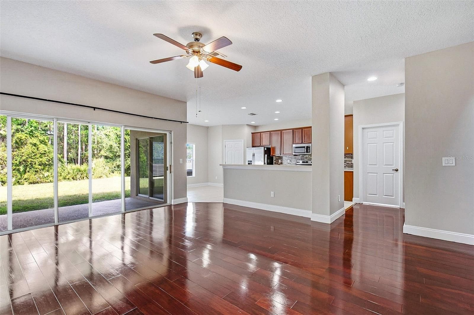 Single Family Residence at 11123 OYSTER BAY CIR, NEW PORT RICHEY, photo 12 of 49