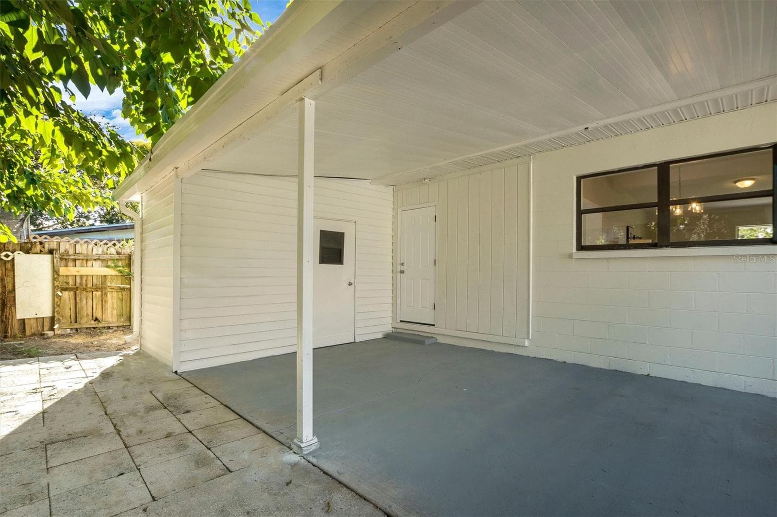 Single Family Residence at 2028 CRYSTAL CT S, LAKELAND, photo 29 of 37