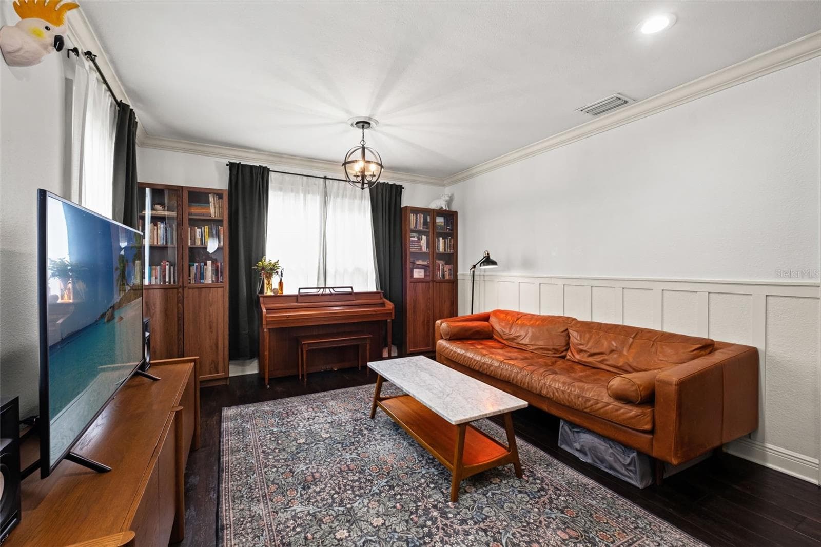 Single Family Residence at 803 E HOLLYWOOD ST, TAMPA, photo 6 of 50