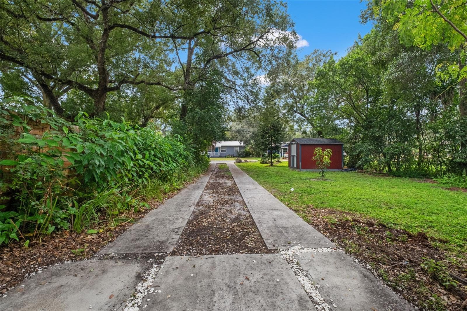 Single Family Residence at 803 E HOLLYWOOD ST, TAMPA, photo 37 of 50