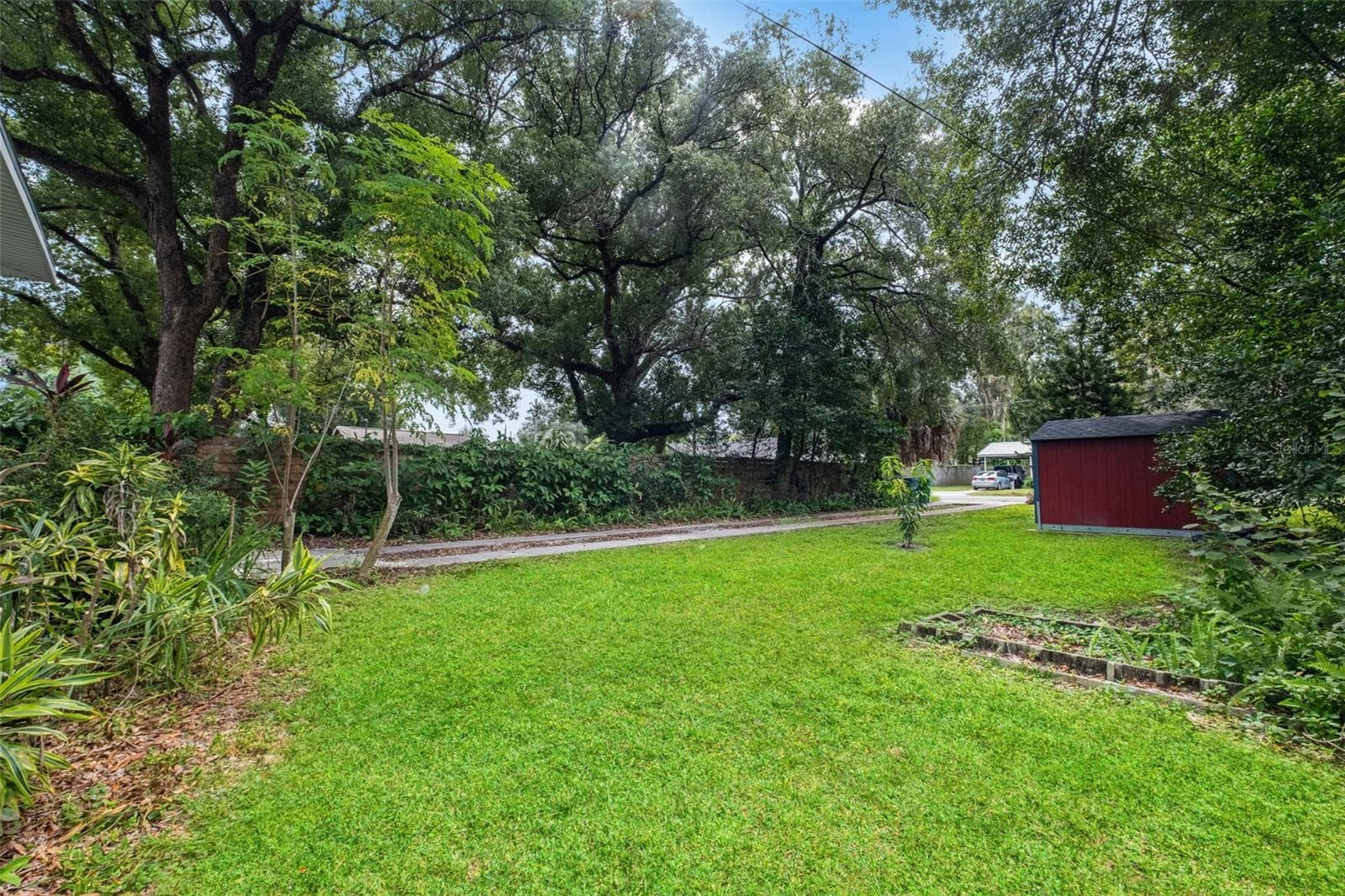 Single Family Residence at 803 E HOLLYWOOD ST, TAMPA, photo 38 of 50
