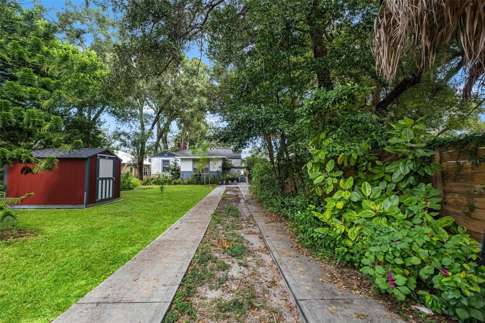 Single Family Residence at 803 E HOLLYWOOD ST, TAMPA, photo 41 of 50