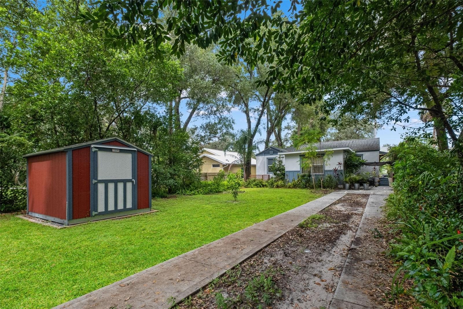 Single Family Residence at 803 E HOLLYWOOD ST, TAMPA, photo 42 of 50