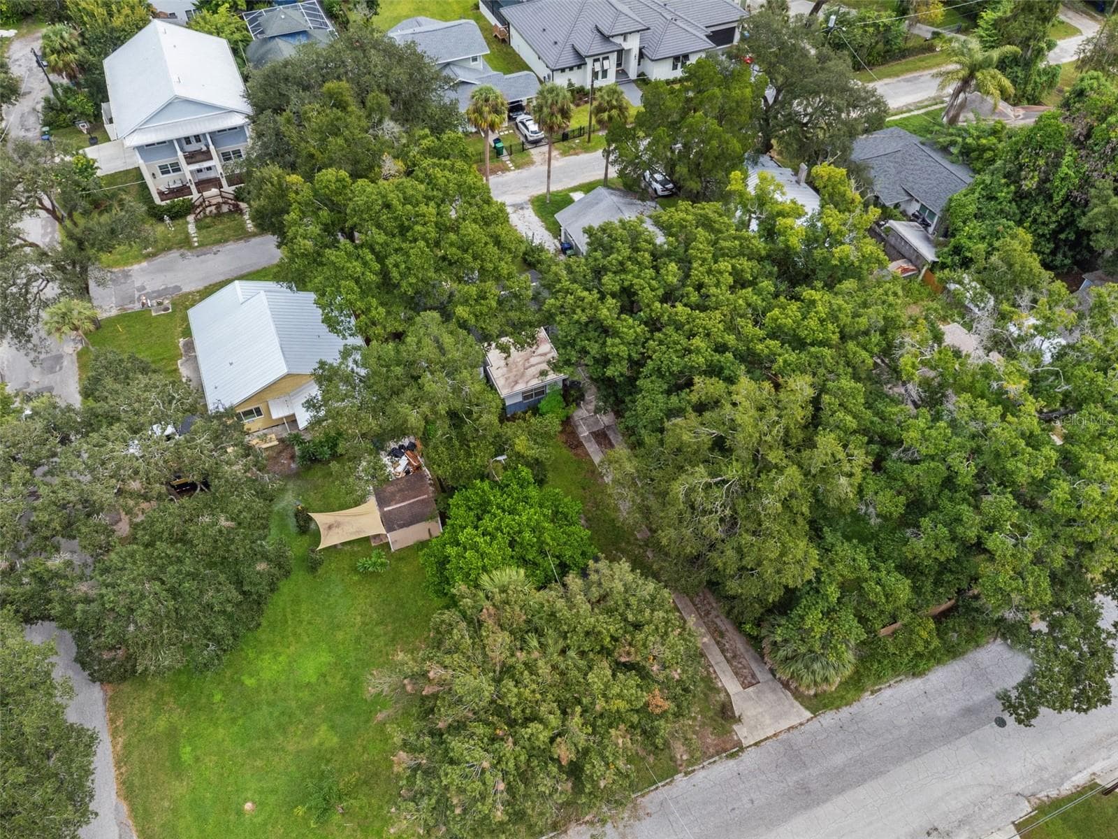 Single Family Residence at 803 E HOLLYWOOD ST, TAMPA, photo 45 of 50
