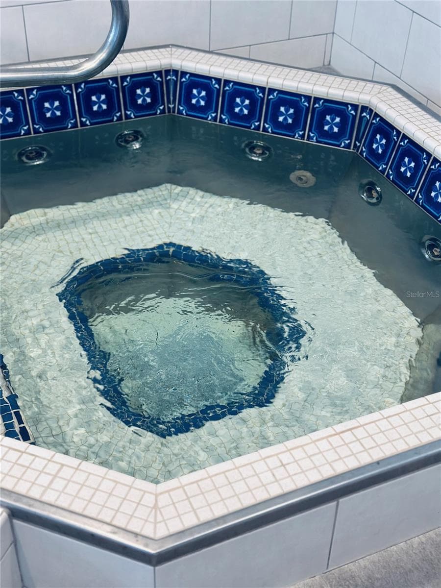 Spa hot tub - 3023 S ATLANTIC AVE #1106, DAYTONA BEACH SHORES