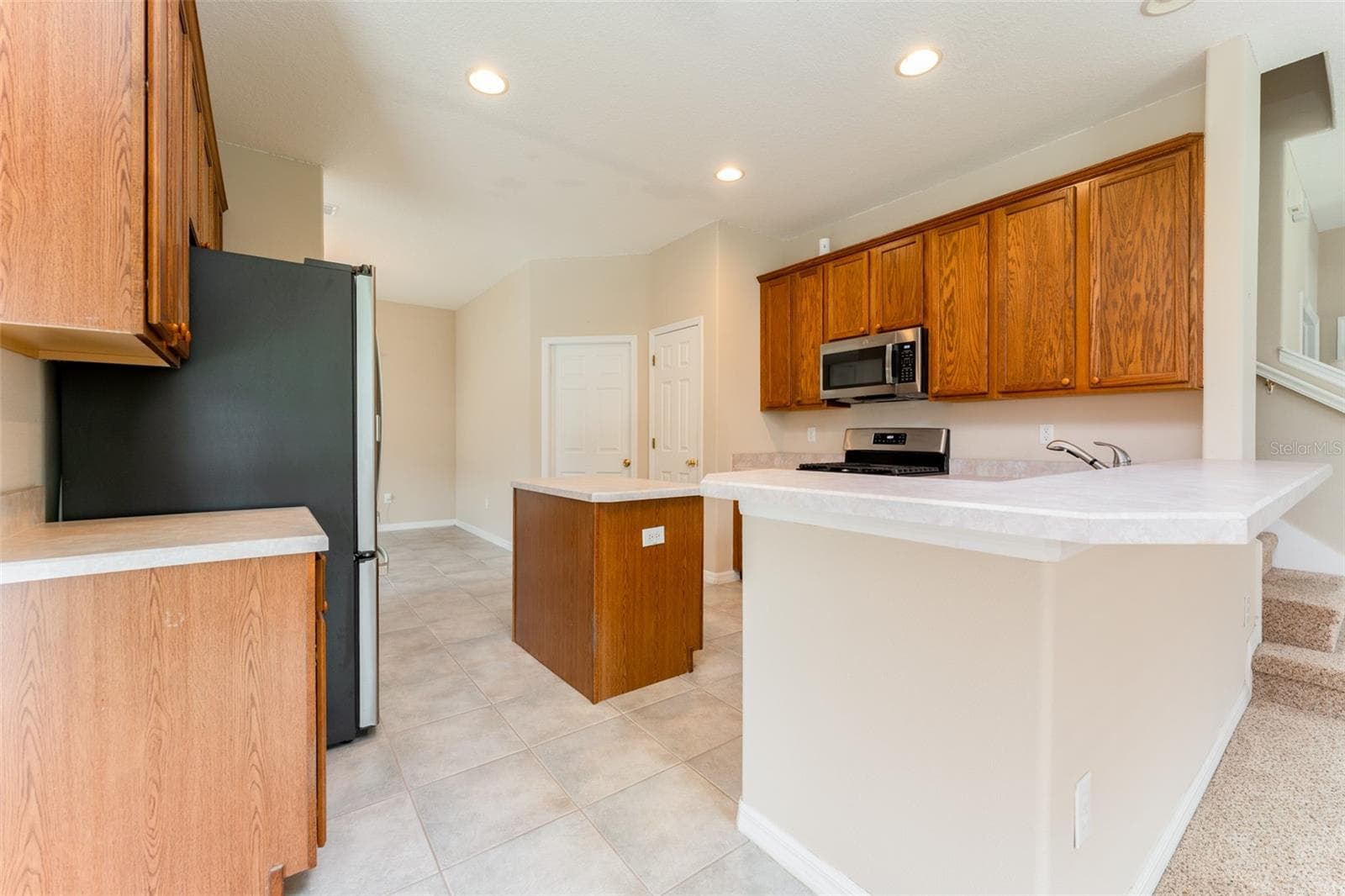 Single Family Residence at 6302 BRIDGEVISTA DR, LITHIA, photo 14 of 83