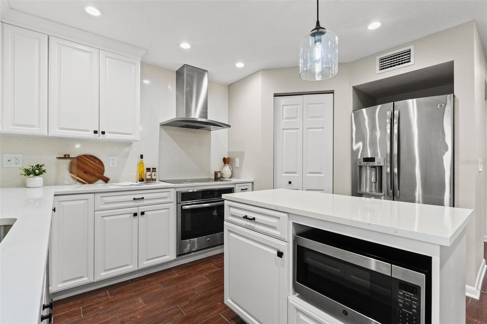 Single Family Residence at 4035 N RIVER VIEW AVE, TAMPA, photo 10 of 81