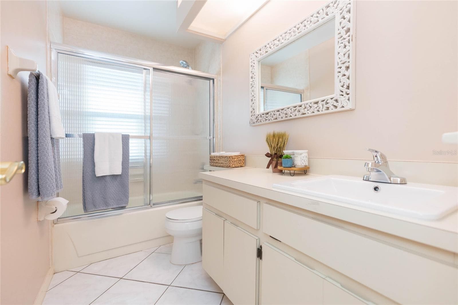 Guest Bathroom - 4932 CYPRESS TRACE DR, TAMPA