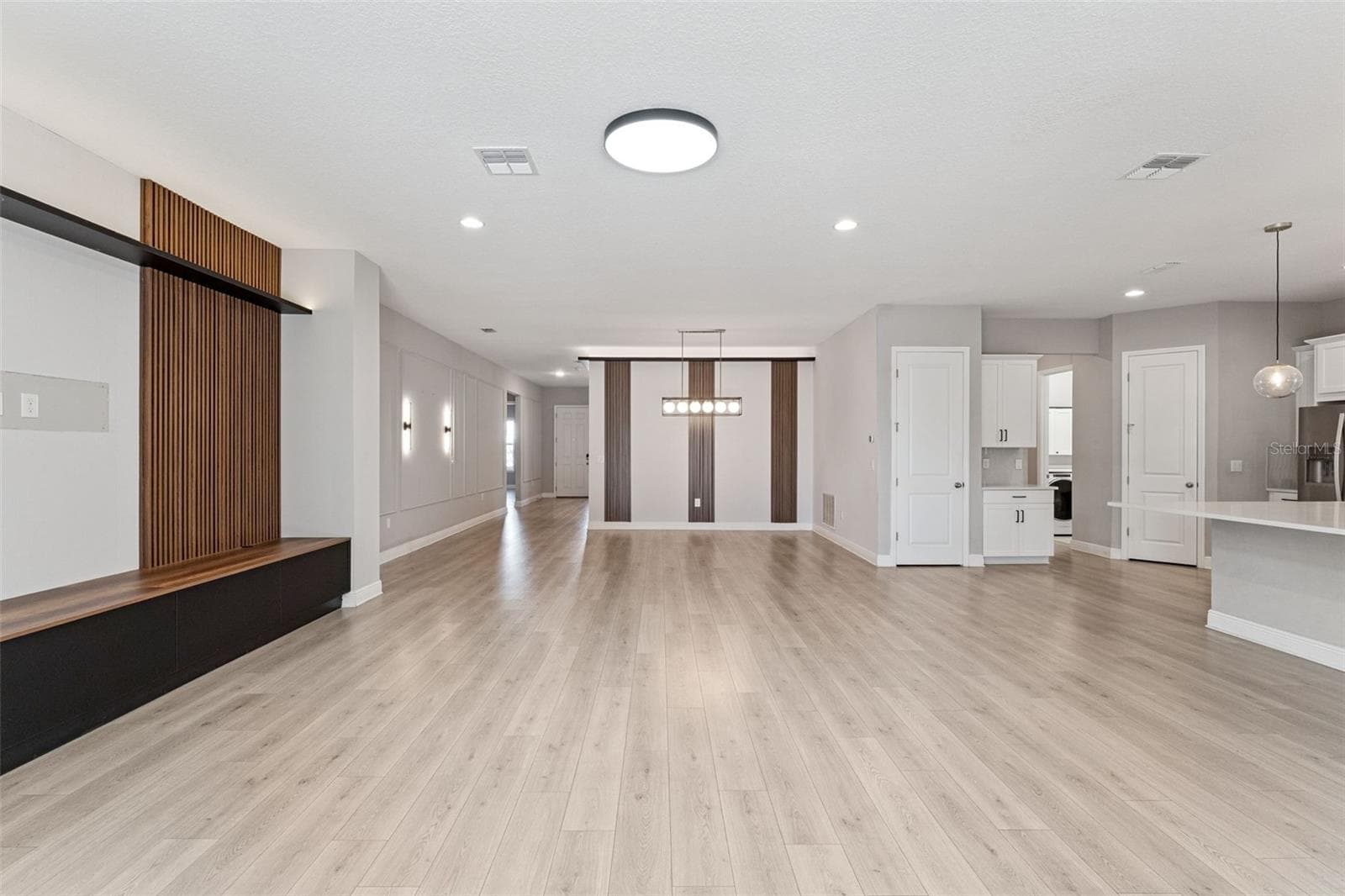 Bright and open living area with plenty of natural light. - 19058 PLANETREE ST, ORLANDO