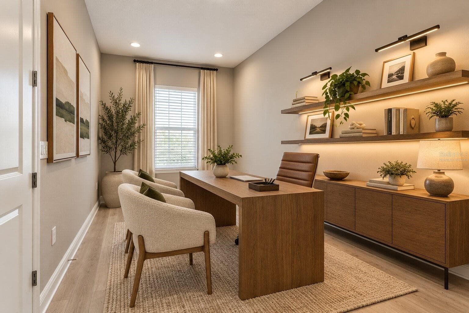 Virtually Staged! Flexible bedroom or home office with stylish possibilities. - 19058 PLANETREE ST, ORLANDO