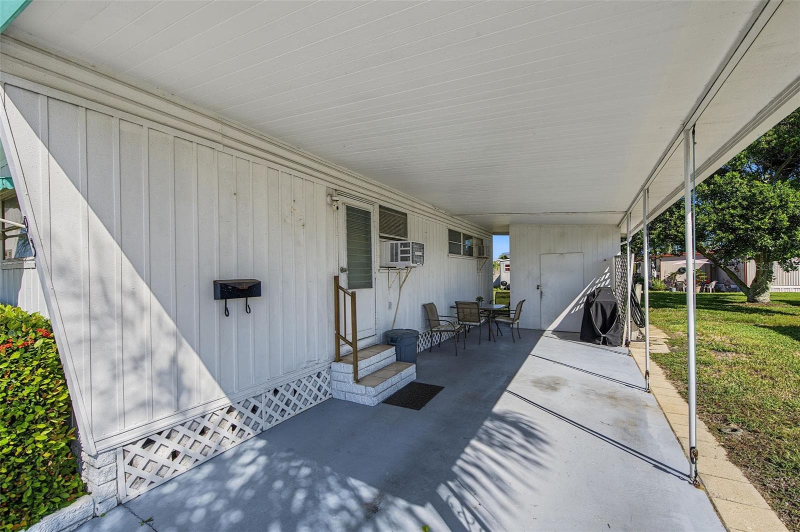 Mobile Home at 93 RACHEL DR, TARPON SPRINGS, photo 5 of 69