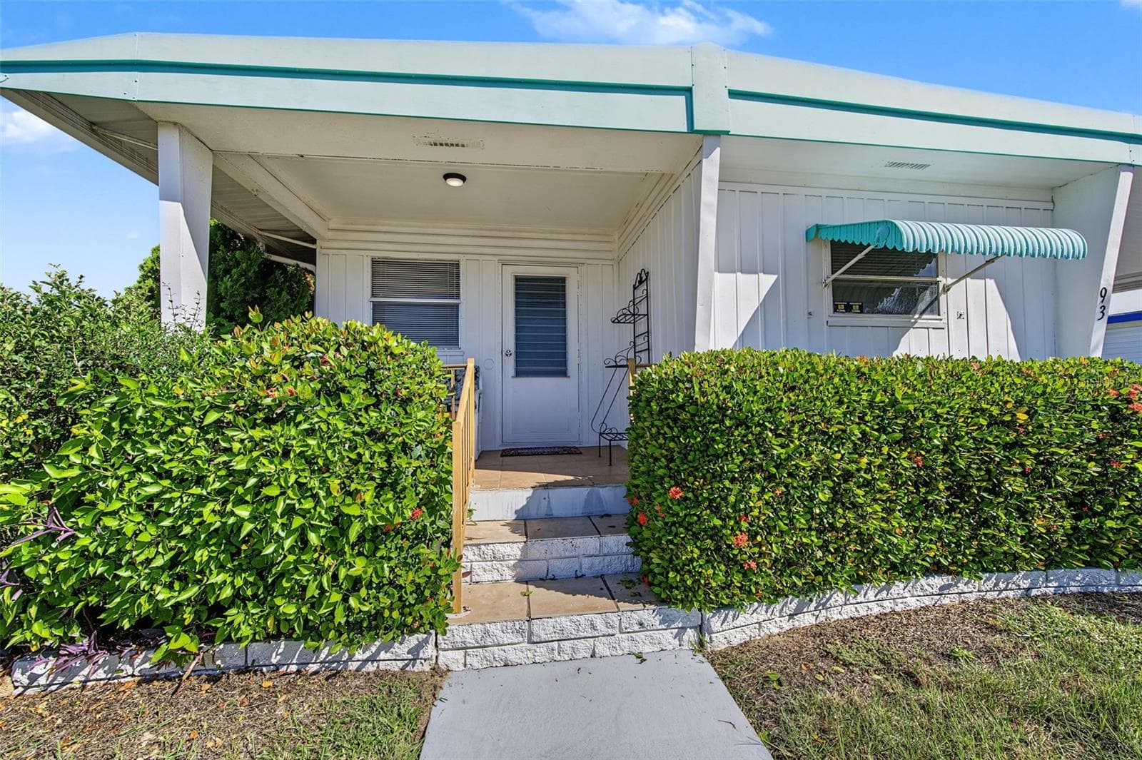 Mobile Home at 93 RACHEL DR, TARPON SPRINGS, photo 2 of 69