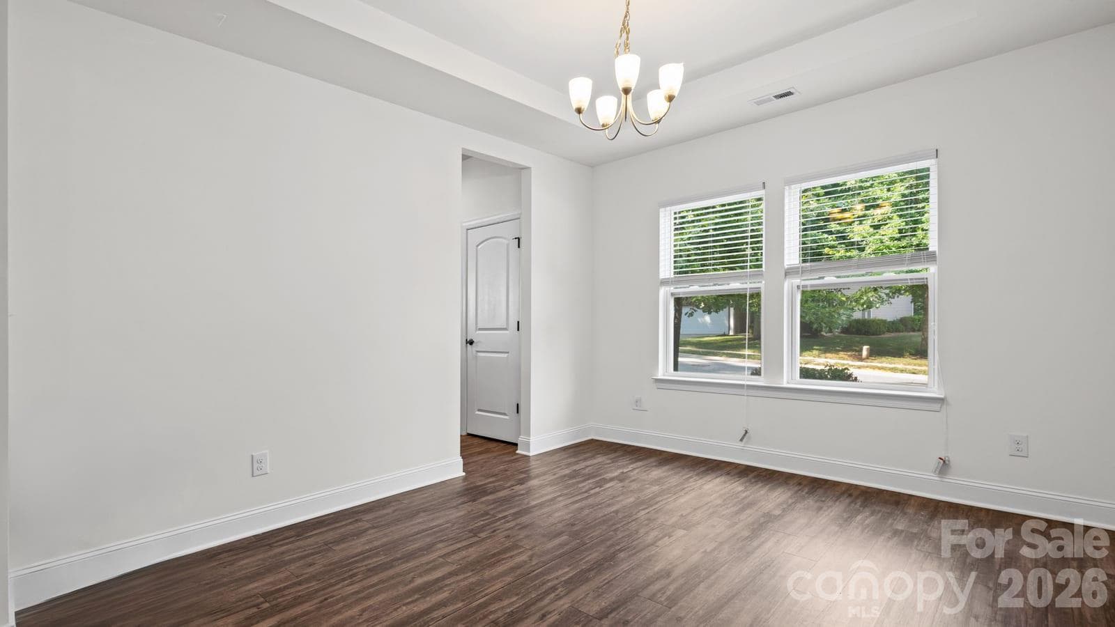Single Family Residence at 7235 Barefoot Forest Drive, Charlotte, photo 10 of 48
