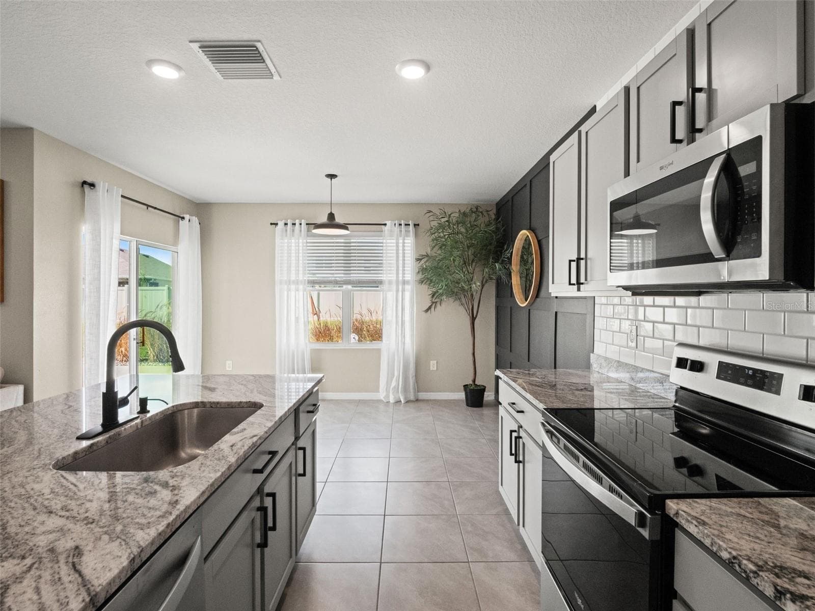 Single Family Residence at 8351 CLAW GLADES LOOP, WESLEY CHAPEL, photo 32 of 35