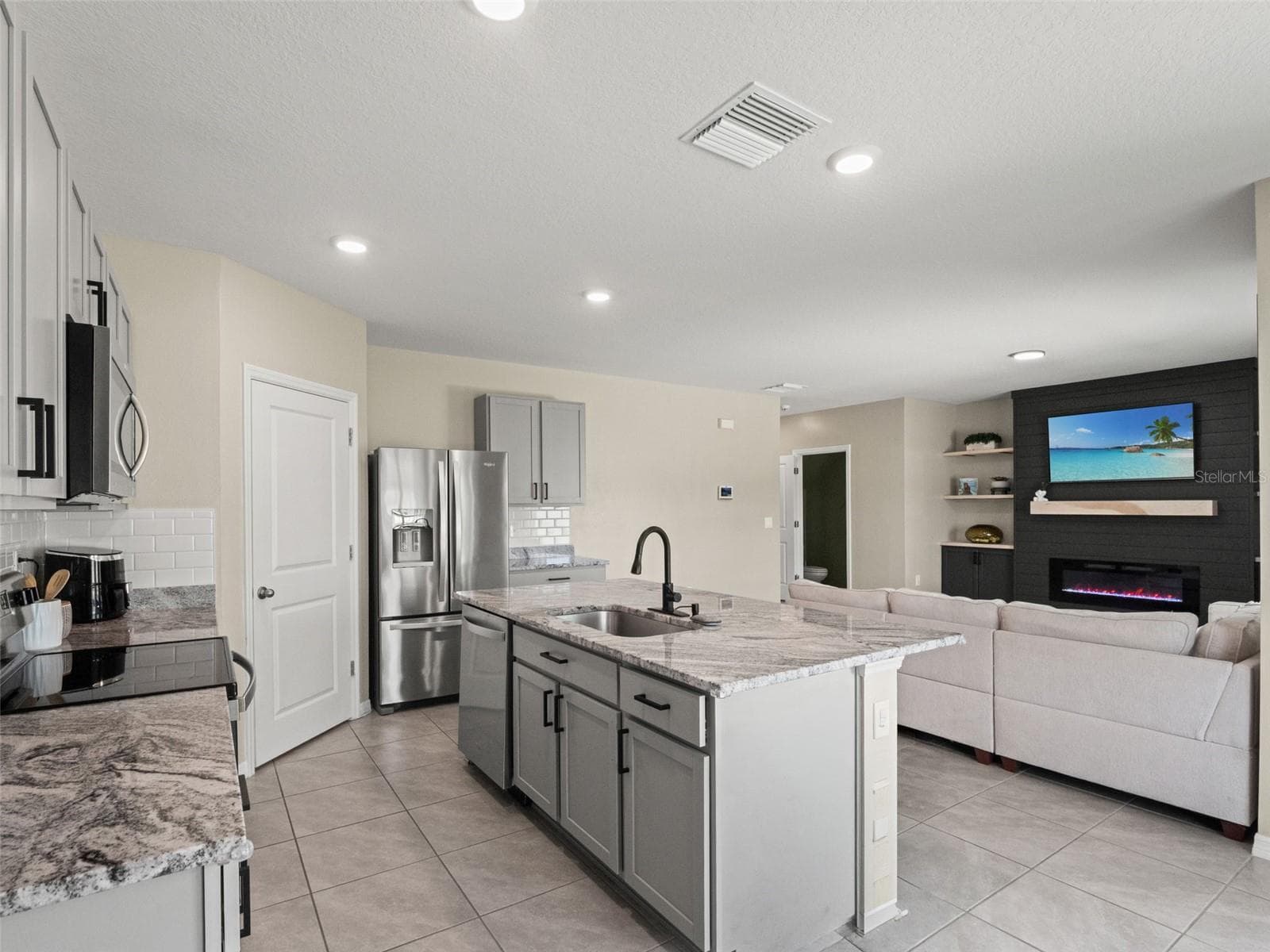 Single Family Residence at 8351 CLAW GLADES LOOP, WESLEY CHAPEL, photo 33 of 35