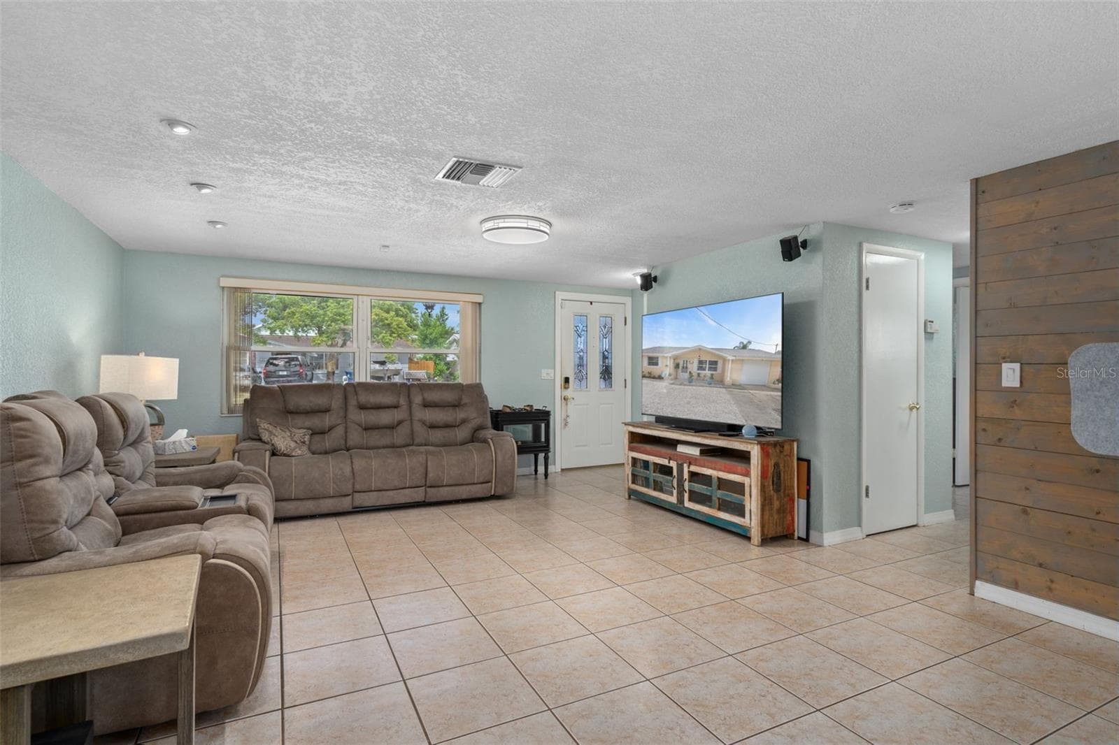 Single Family Residence at 5410 FLORA AVE, HOLIDAY, photo 13 of 55