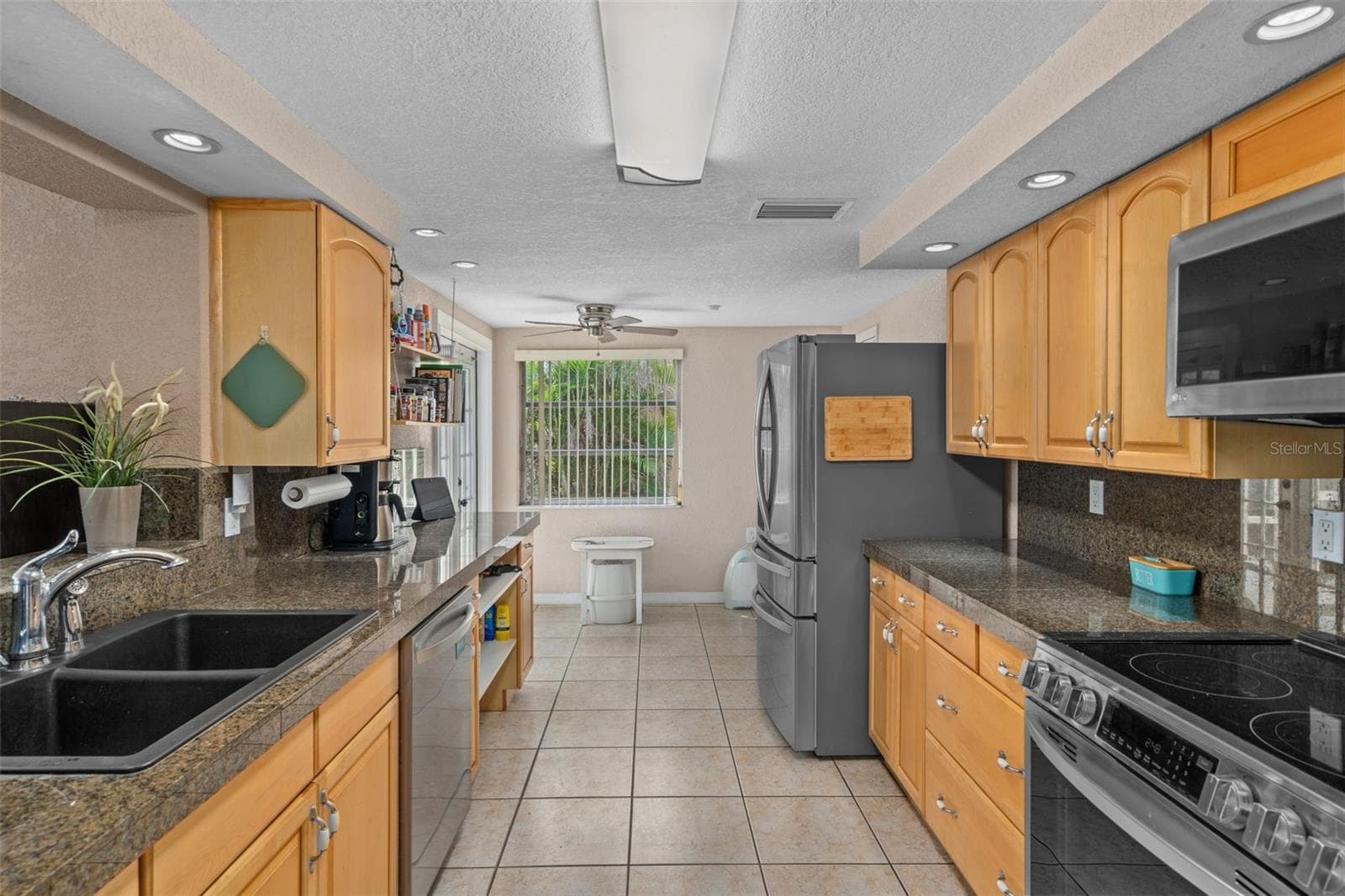 Single Family Residence at 5410 FLORA AVE, HOLIDAY, photo 19 of 55