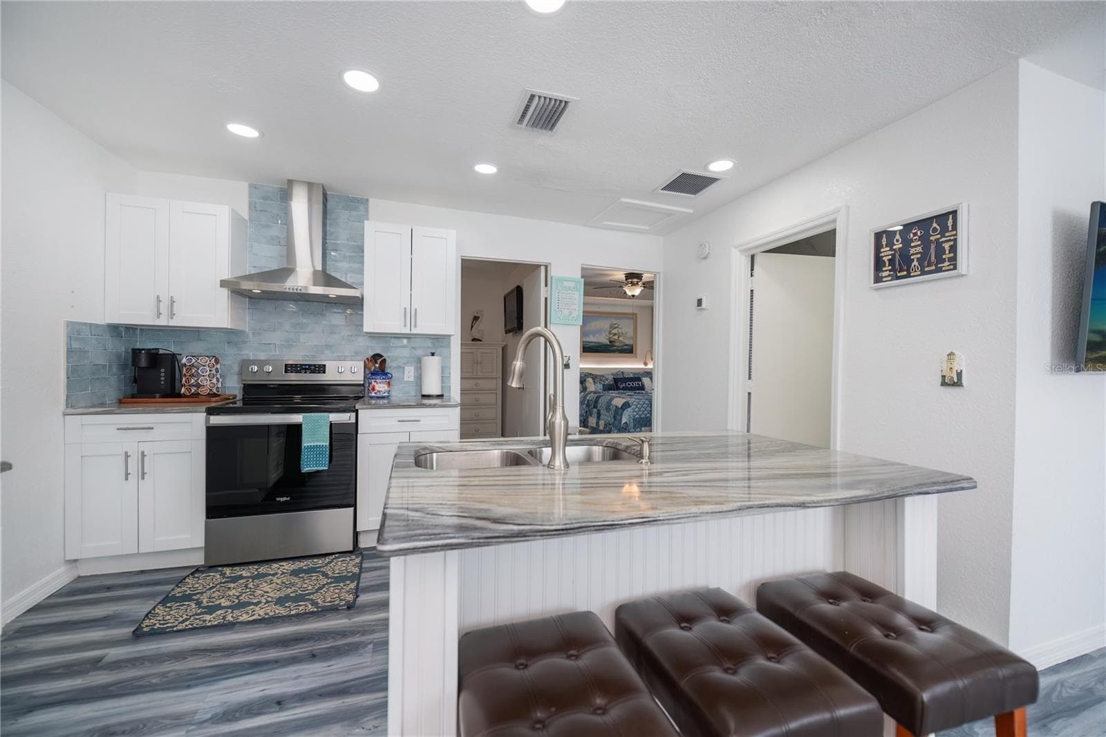Single Family Residence at 8982 SEAGRAPE LN, PLACIDA, photo 3 of 12