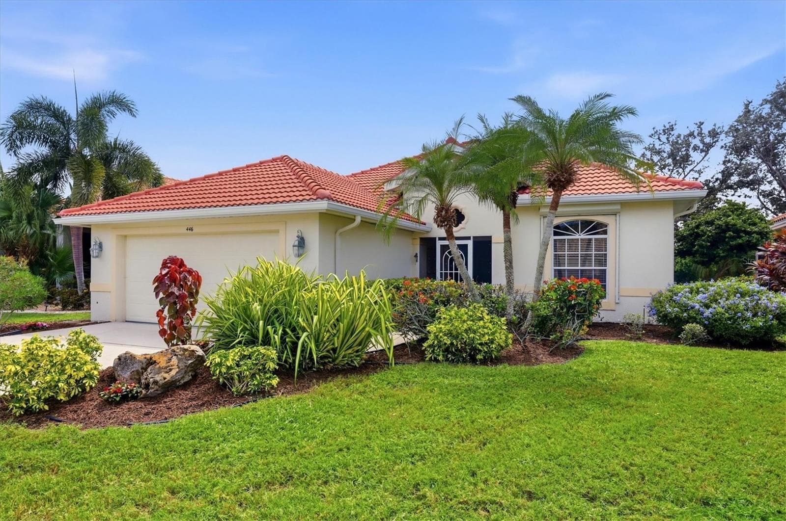 Single Family Residence at 446 PINEWOOD LAKE DR, VENICE, photo 3 of 82