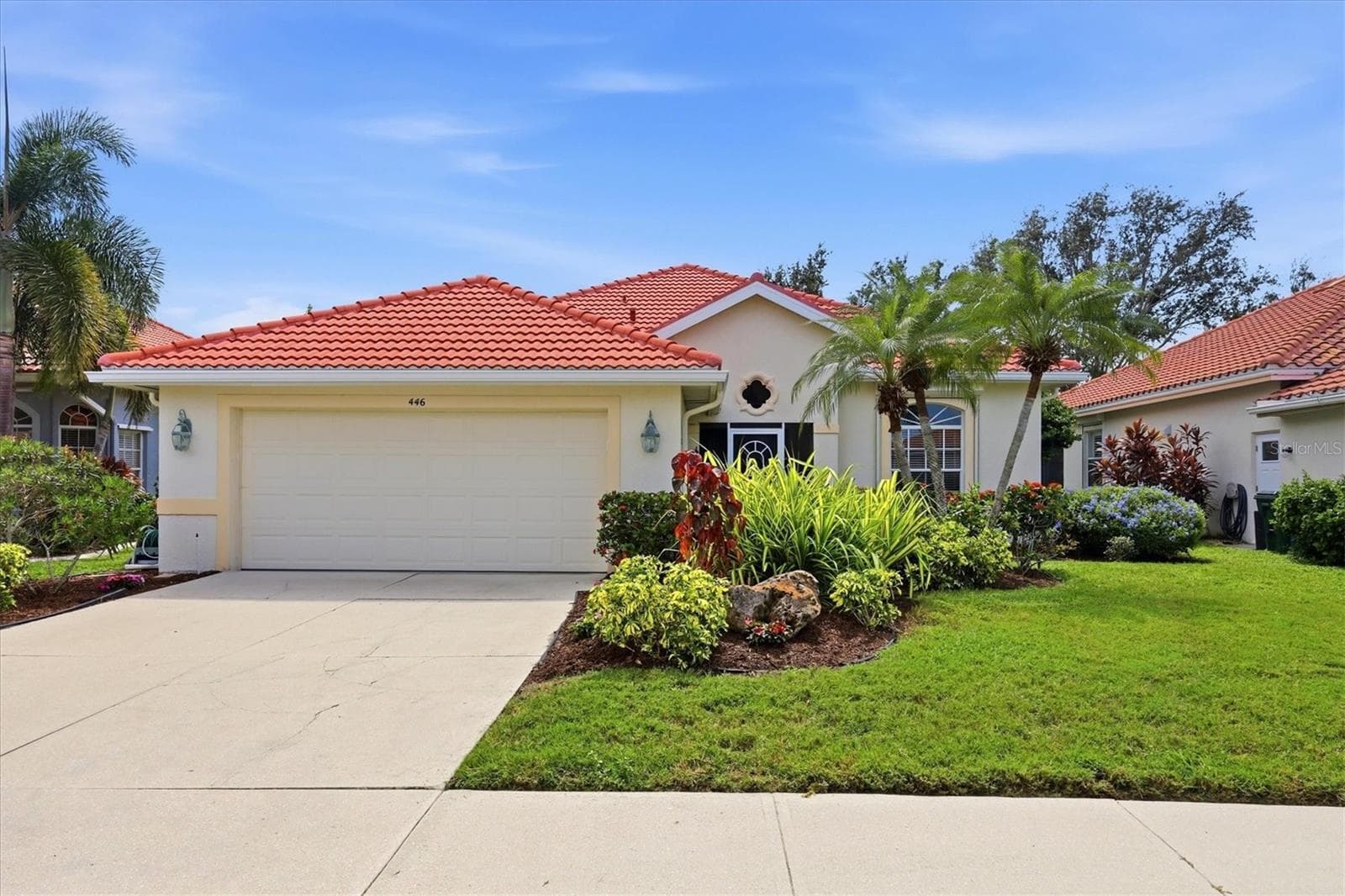 Single Family Residence at 446 PINEWOOD LAKE DR, VENICE, photo 4 of 82