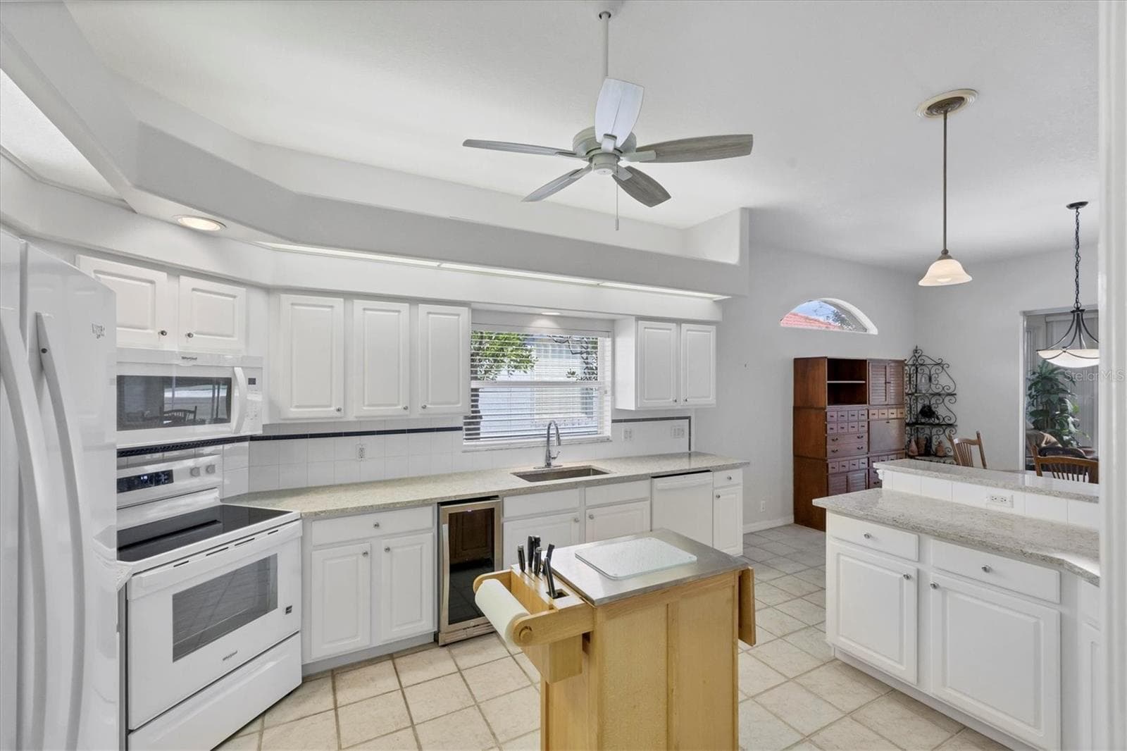 Single Family Residence at 446 PINEWOOD LAKE DR, VENICE, photo 36 of 82