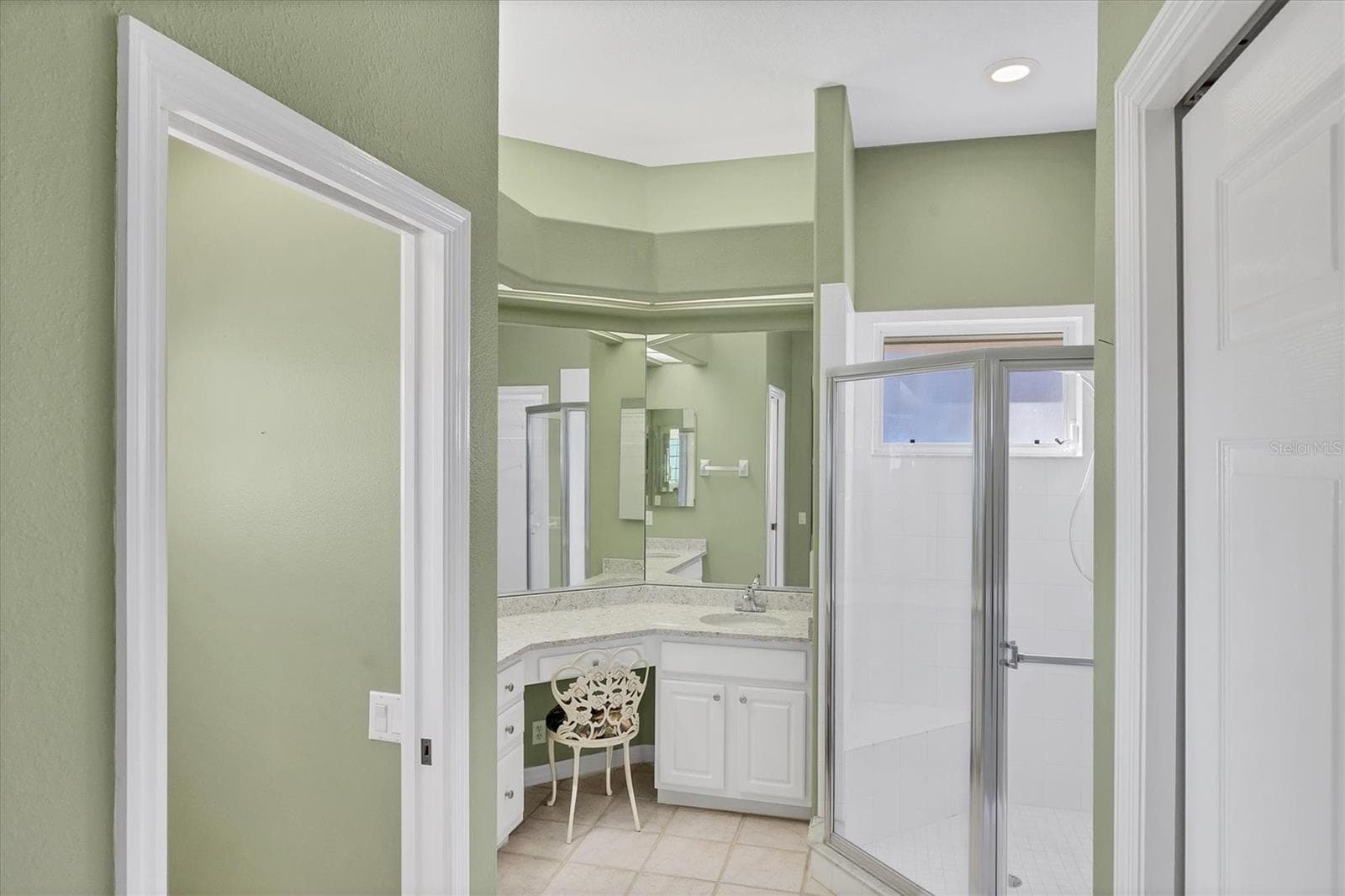 Single Family Residence at 446 PINEWOOD LAKE DR, VENICE, photo 45 of 82
