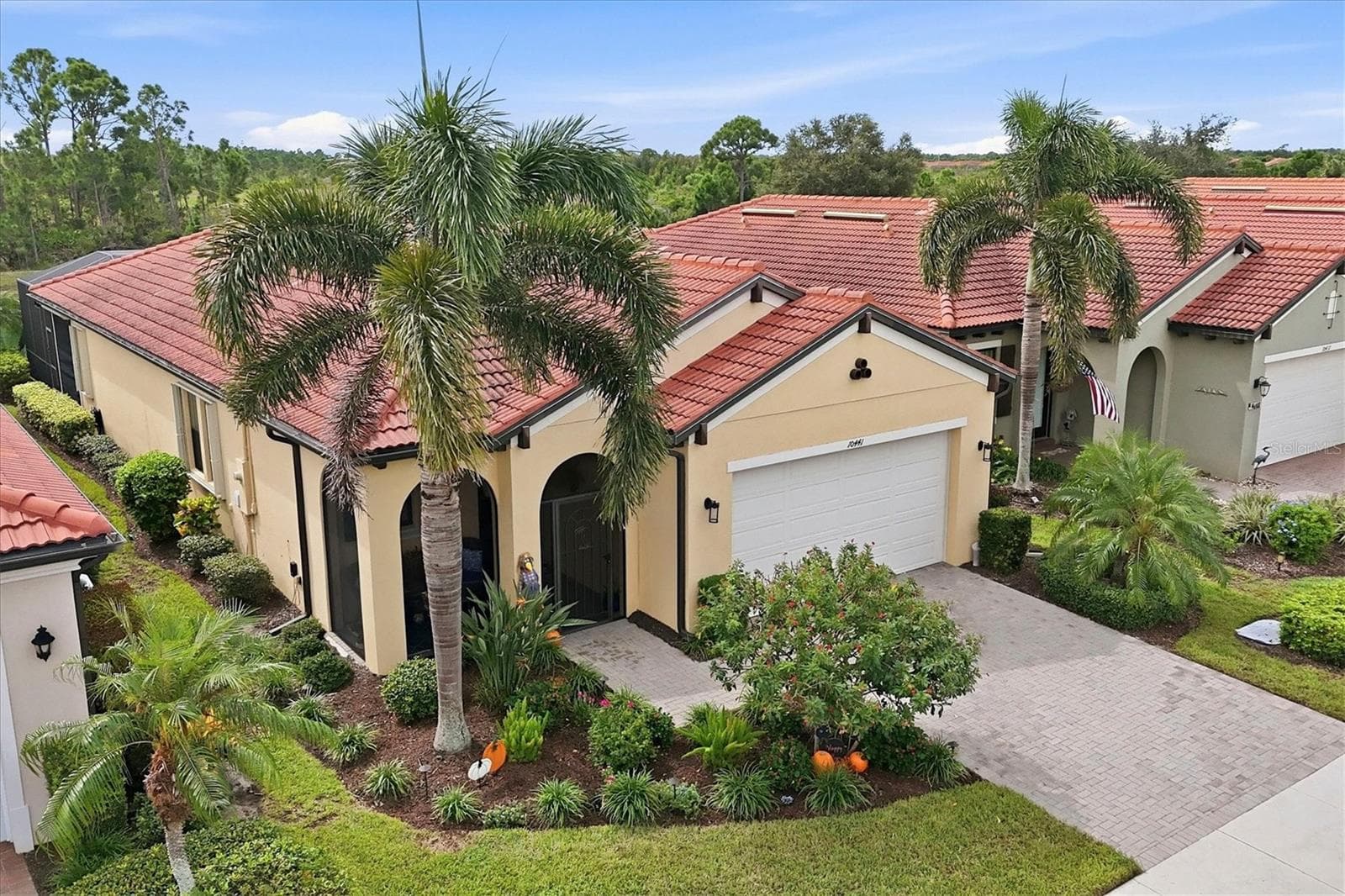 Single Family Residence at 10441 CROOKED CREEK DR, VENICE, photo 3 of 99