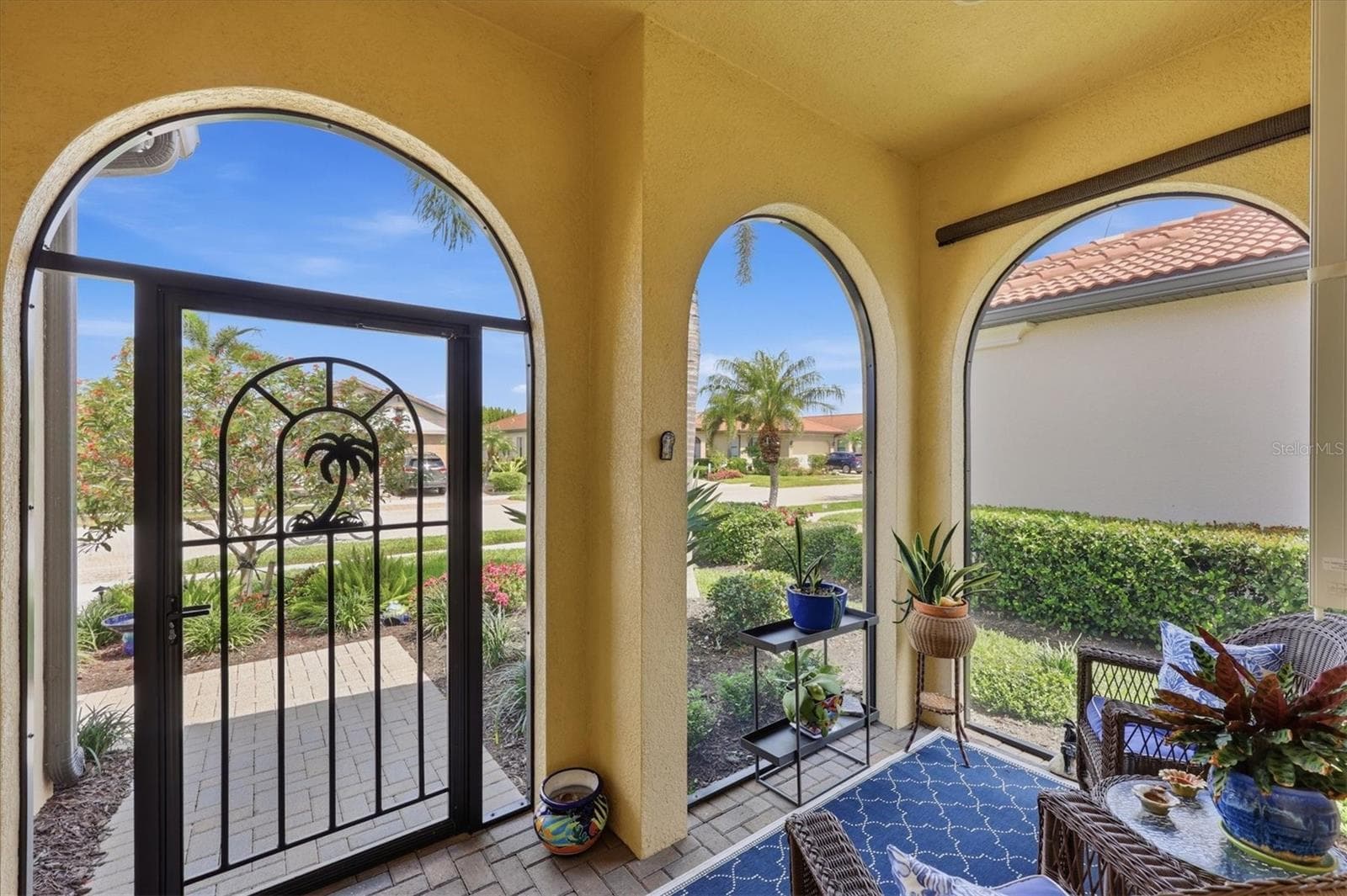 Single Family Residence at 10441 CROOKED CREEK DR, VENICE, photo 8 of 99