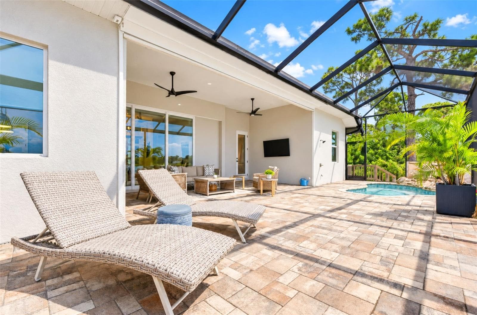 Outdoor living - 5 REEF CT, PLACIDA