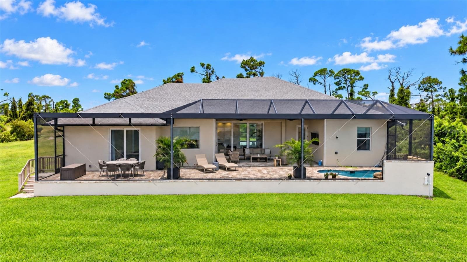 Backyard oasis - 5 REEF CT, PLACIDA