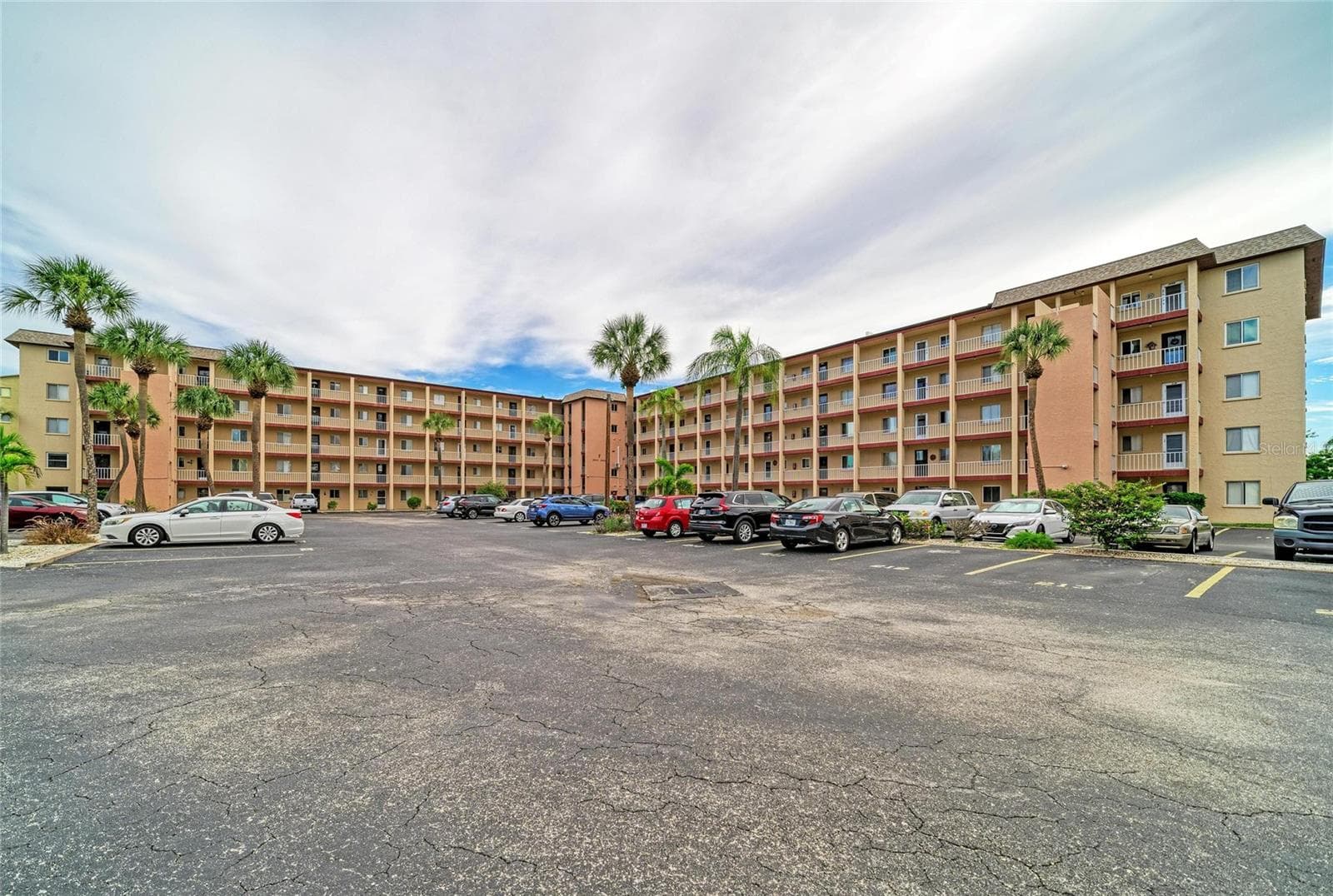 Condominium at 3893 LAKE BAYSHORE DR #F211, BRADENTON, photo 3 of 36