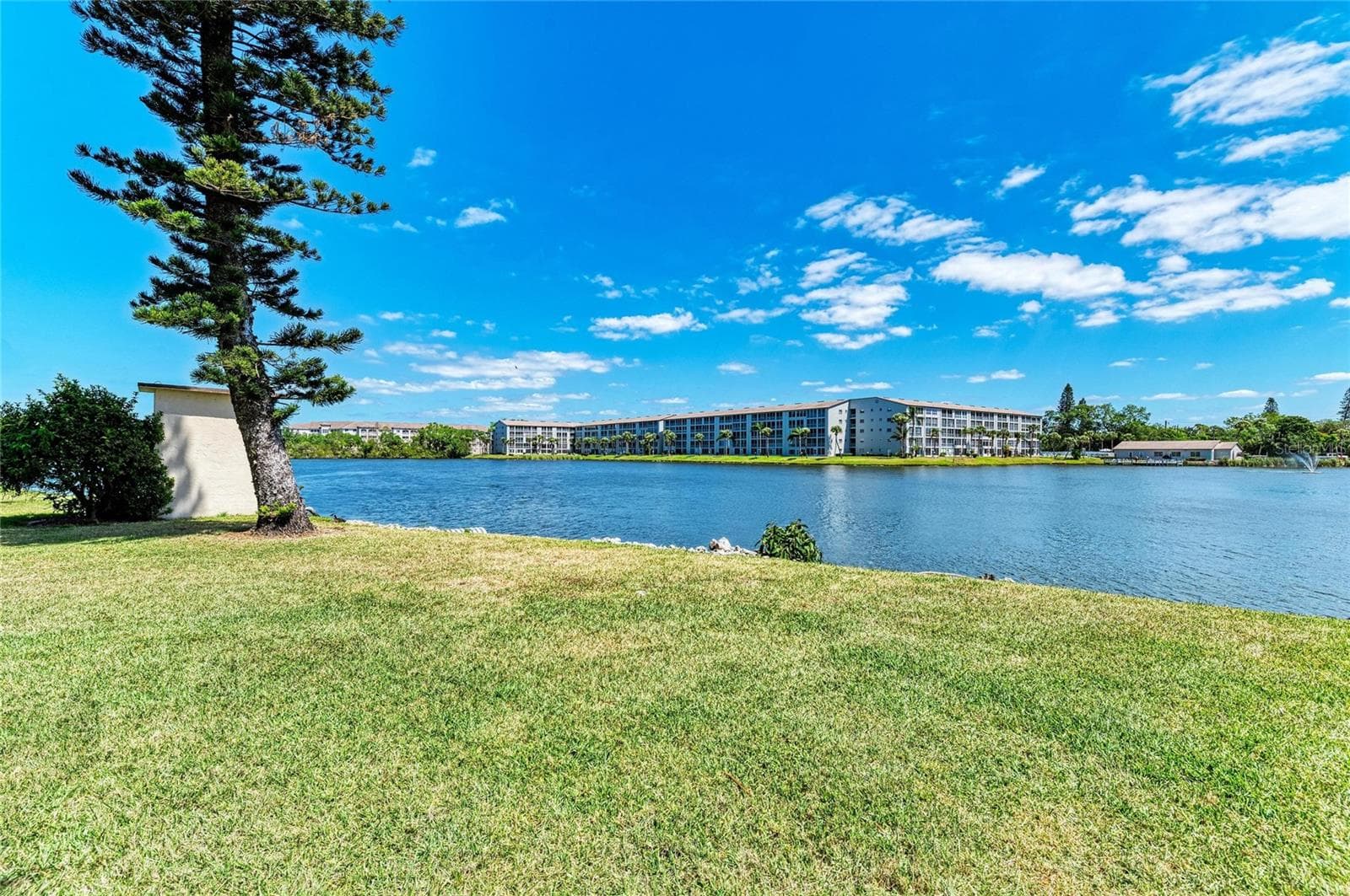 Condominium at 3893 LAKE BAYSHORE DR #F211, BRADENTON, photo 29 of 36
