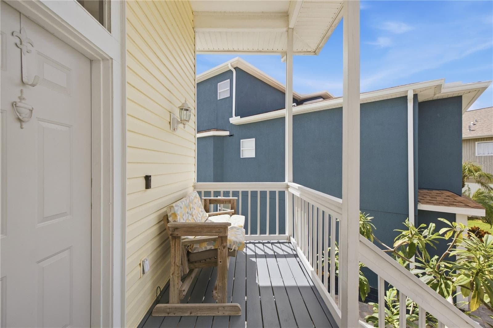 Front Balcony off entrance, very charming!! - 6244 SPOONBILL DR, NEW PORT RICHEY
