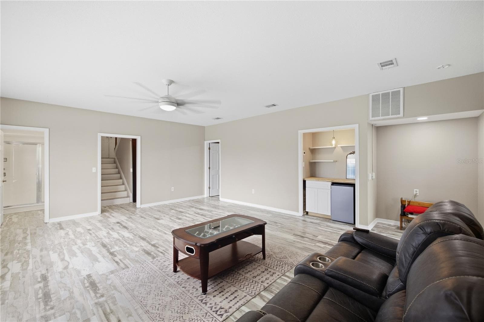Huge Bonus Space / Secondary Living Room/Family room. Could be a living room for In-Law Suite designated space downstairs. - 6244 SPOONBILL DR, NEW PORT RICHEY