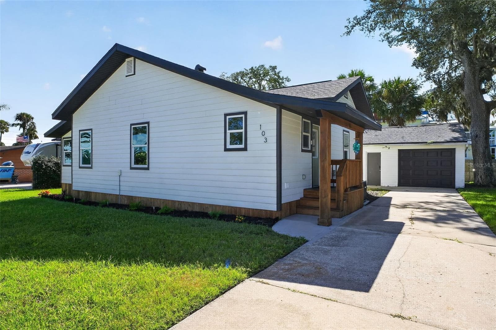 Single Family Residence at 103 PARK CIR, HOLLY HILL, photo 5 of 64
