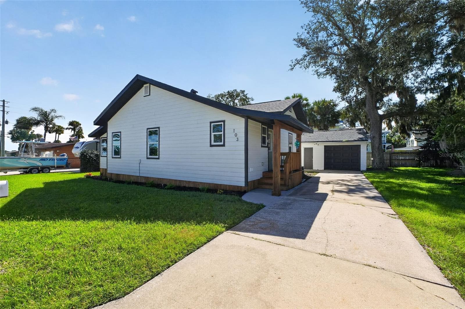 Single Family Residence at 103 PARK CIR, HOLLY HILL, photo 6 of 64