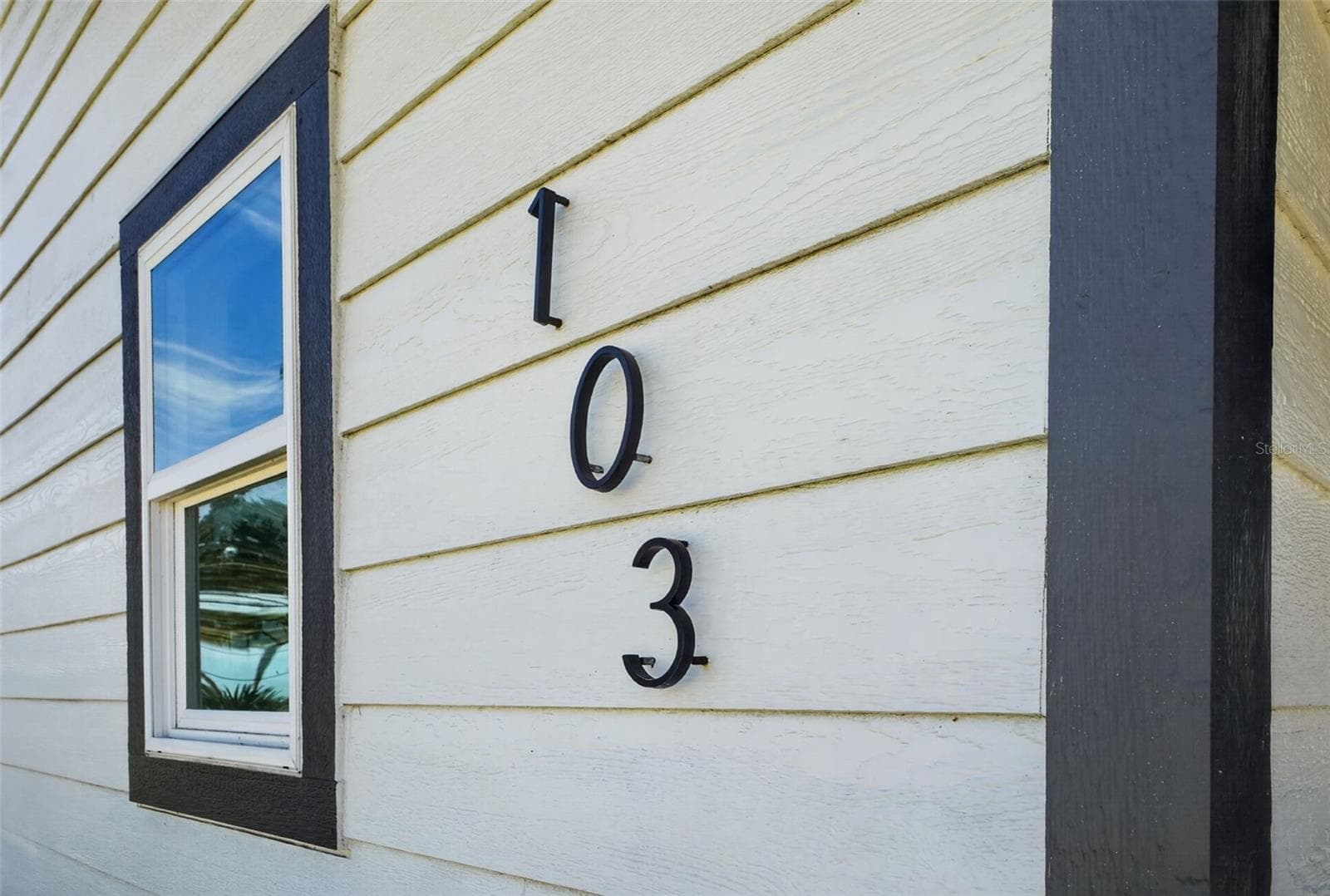 Single Family Residence at 103 PARK CIR, HOLLY HILL, photo 8 of 64