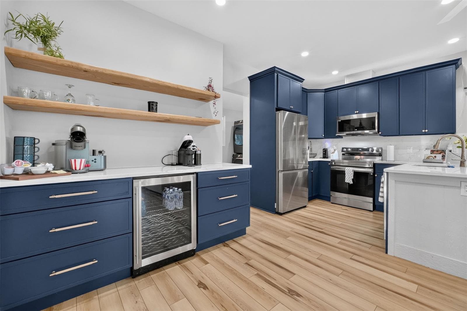 Single Family Residence at 103 PARK CIR, HOLLY HILL, photo 16 of 64