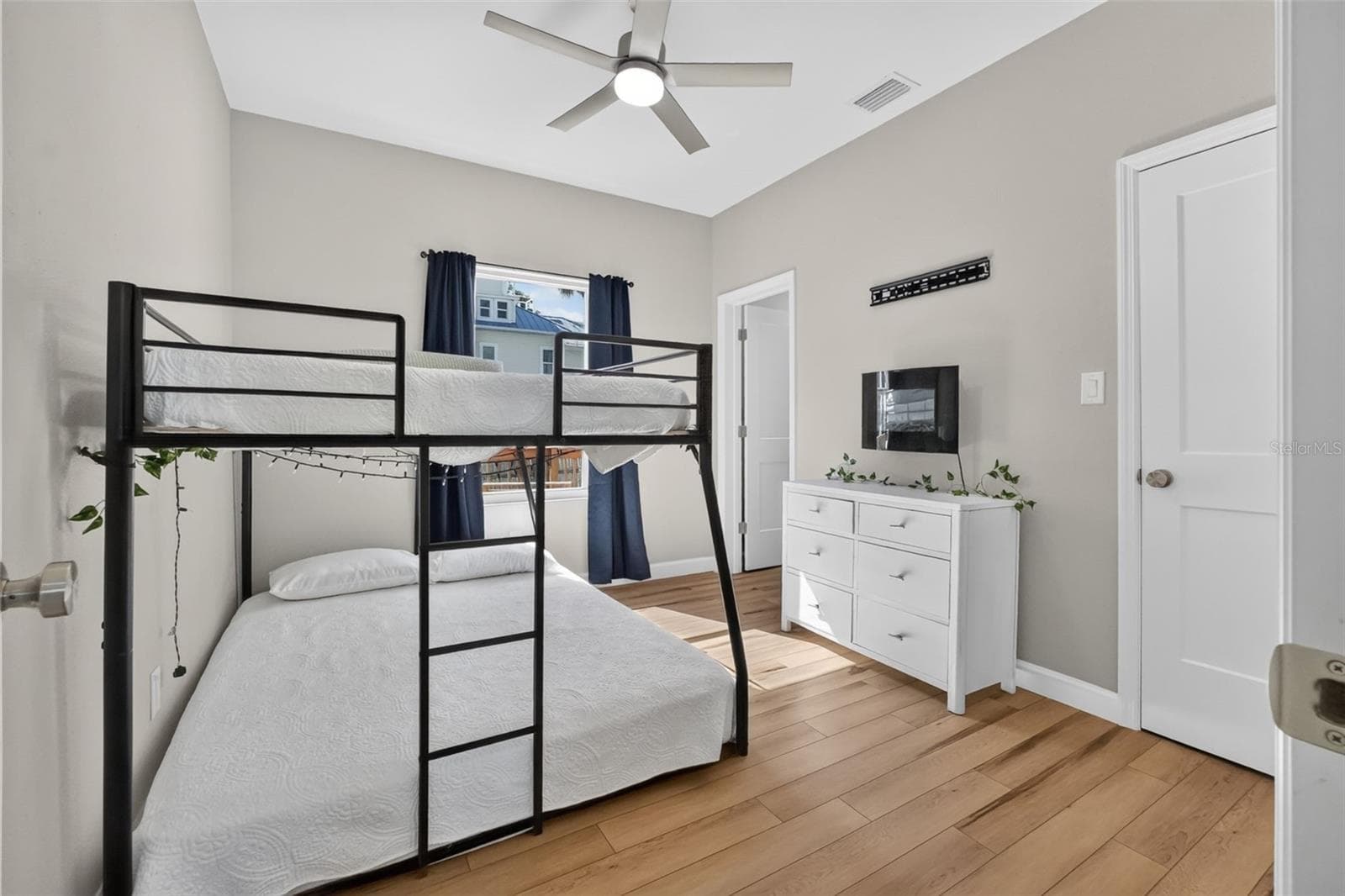 Single Family Residence at 103 PARK CIR, HOLLY HILL, photo 26 of 64
