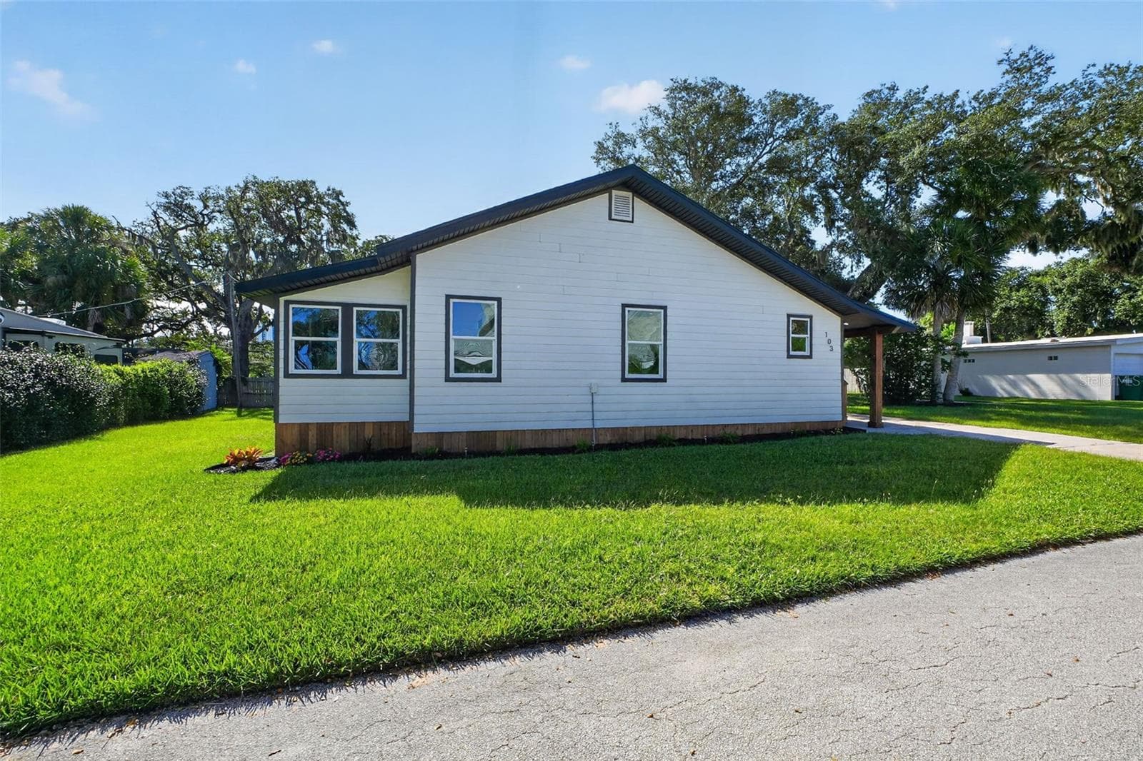 Single Family Residence at 103 PARK CIR, HOLLY HILL, photo 43 of 64