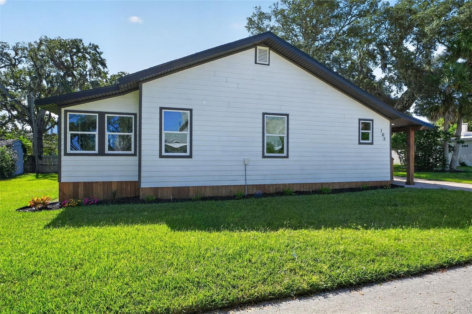 Single Family Residence at 103 PARK CIR, HOLLY HILL, photo 44 of 64