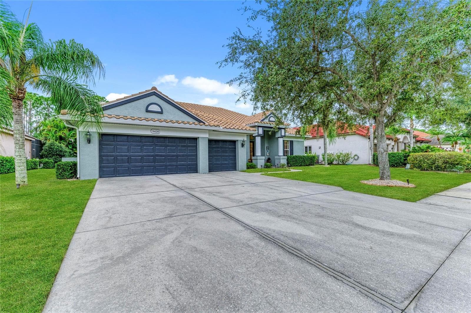 Single Family Residence at 9420 ROYAL CALCUTTA PL, BRADENTON, photo 13 of 87