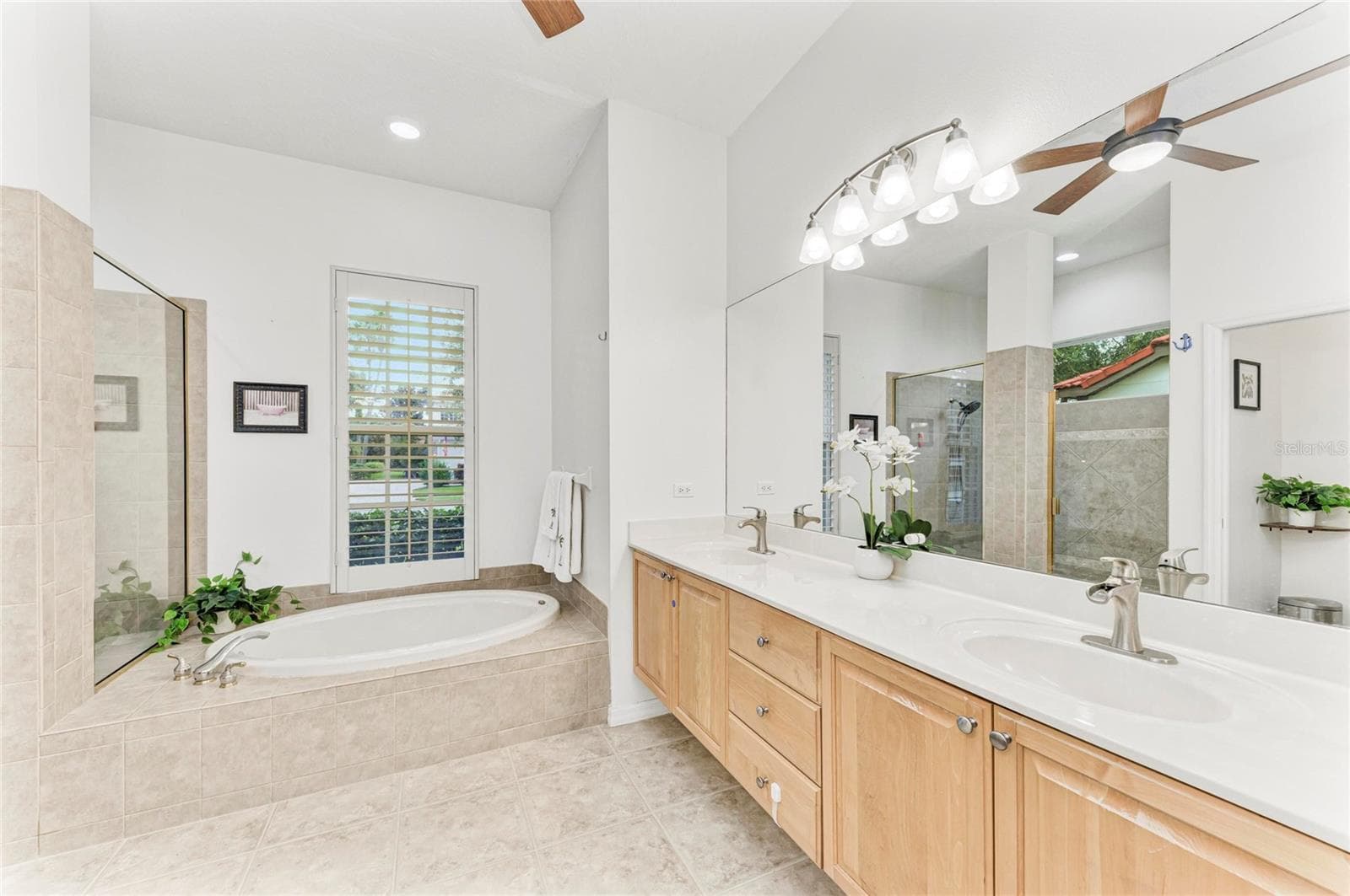 Single Family Residence at 9420 ROYAL CALCUTTA PL, BRADENTON, photo 44 of 87