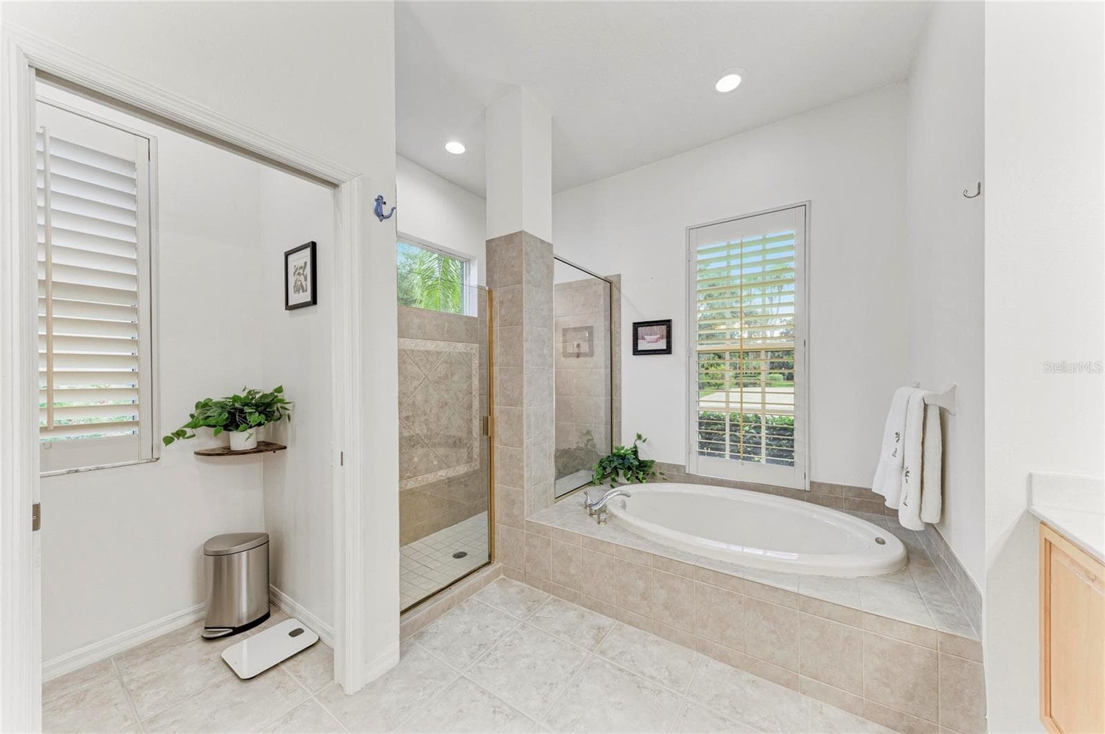 Single Family Residence at 9420 ROYAL CALCUTTA PL, BRADENTON, photo 45 of 87