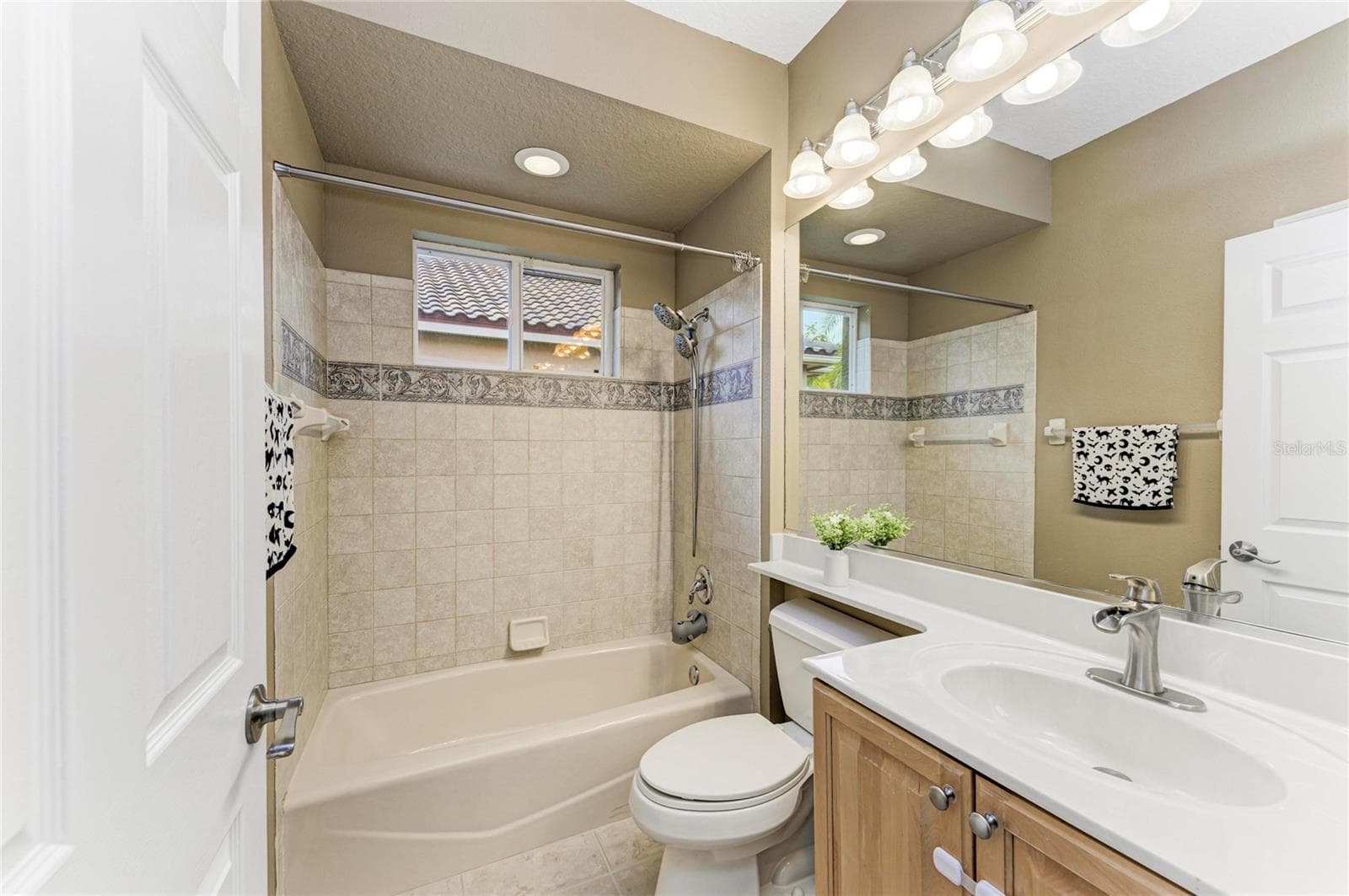 Single Family Residence at 9420 ROYAL CALCUTTA PL, BRADENTON, photo 52 of 87